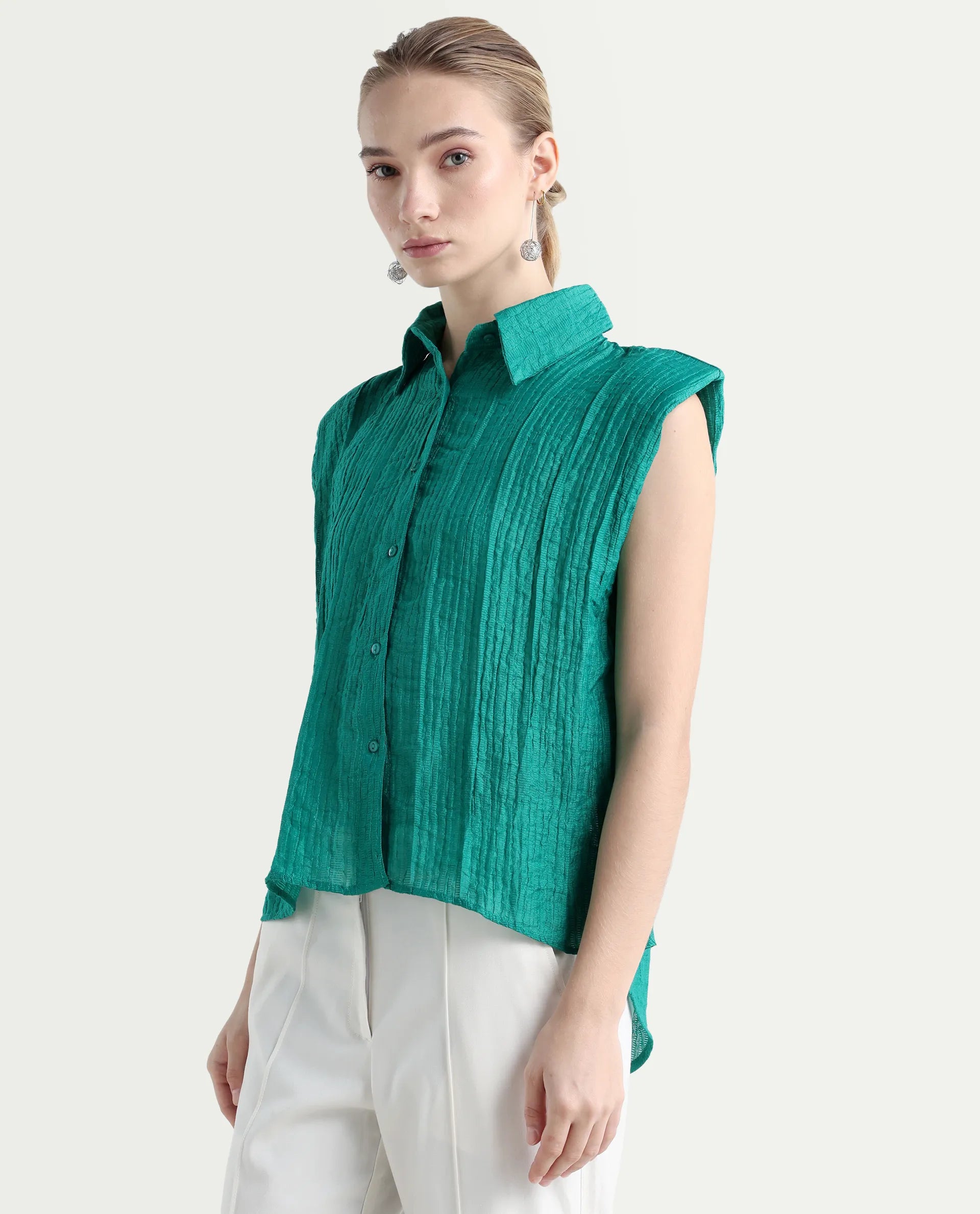 Rareism Women's Drummy Green Rayon Drop Collar Plain Sleeveless Regular Fit Top