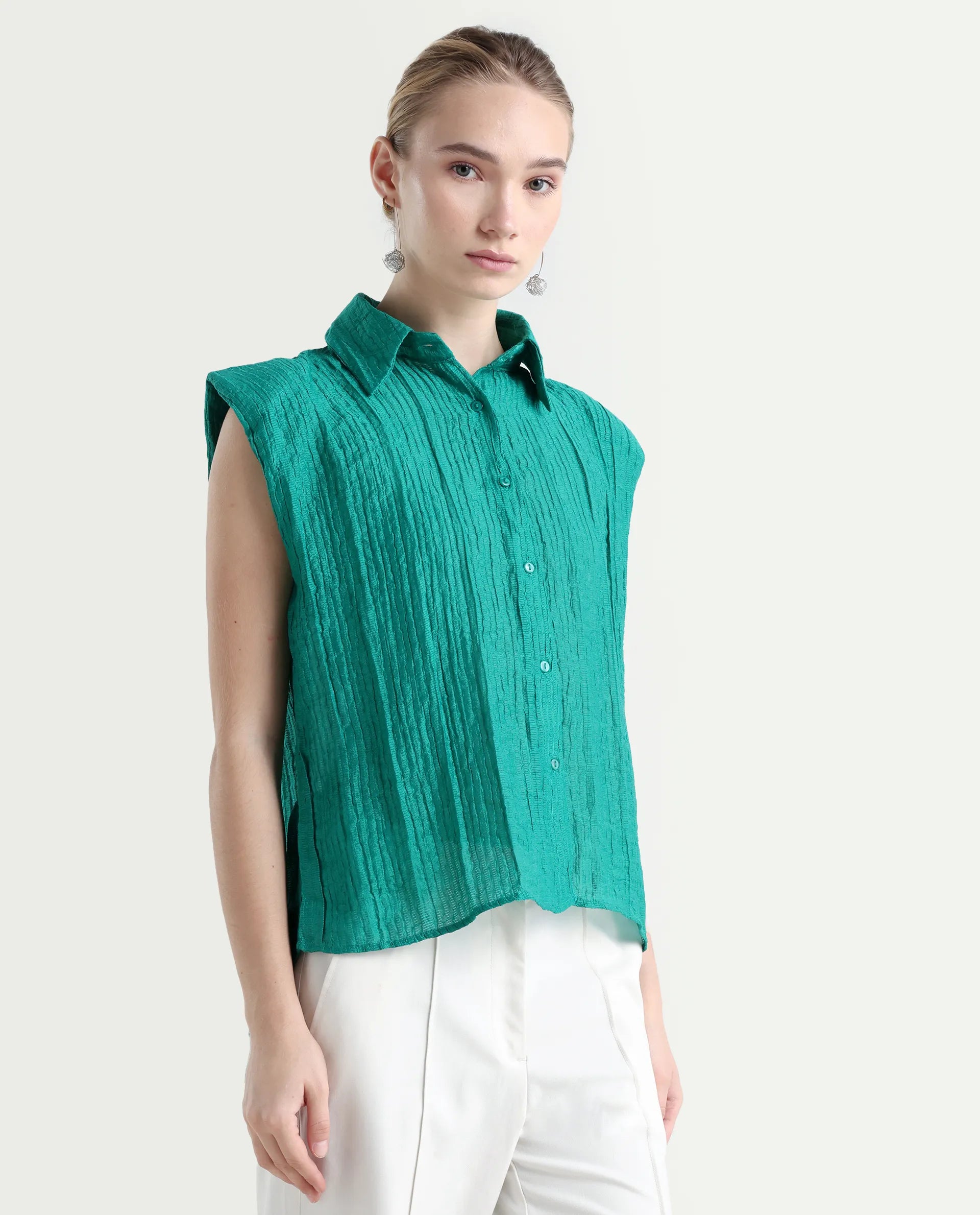 Rareism Women's Drummy Green Rayon Drop Collar Plain Sleeveless Regular Fit Top