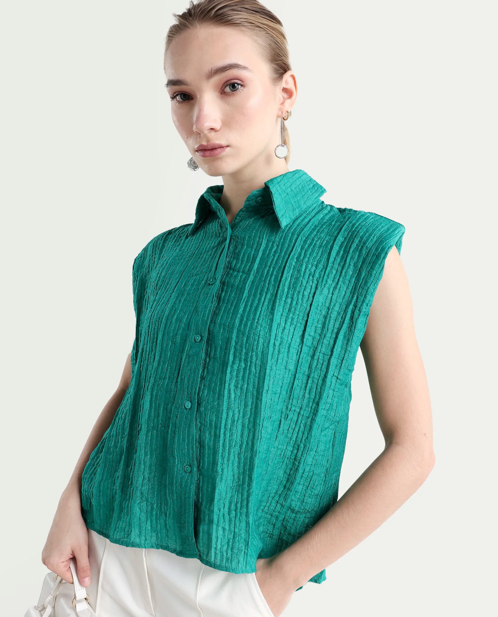 Rareism Women's Drummy Green Rayon Drop Collar Plain Sleeveless Regular Fit Top