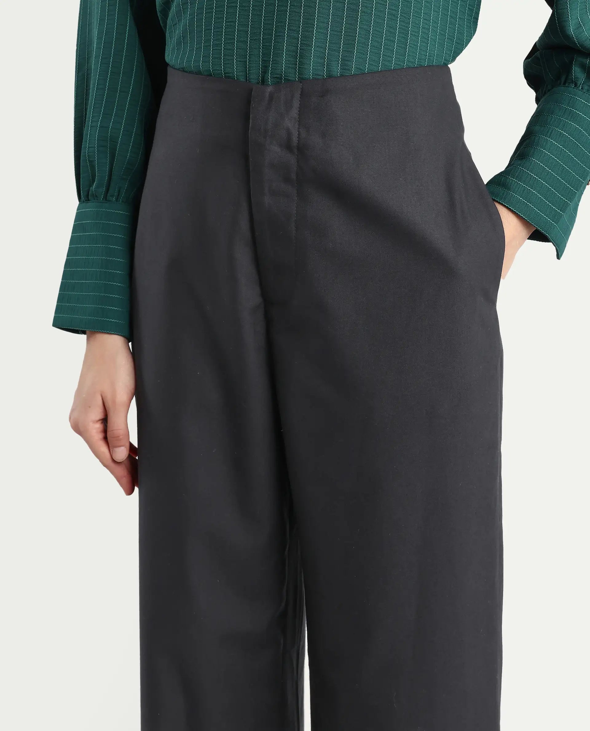 Rareism Women Elary Black Viscose Blend Button Closure Wide Leg Fit Plain Trouser