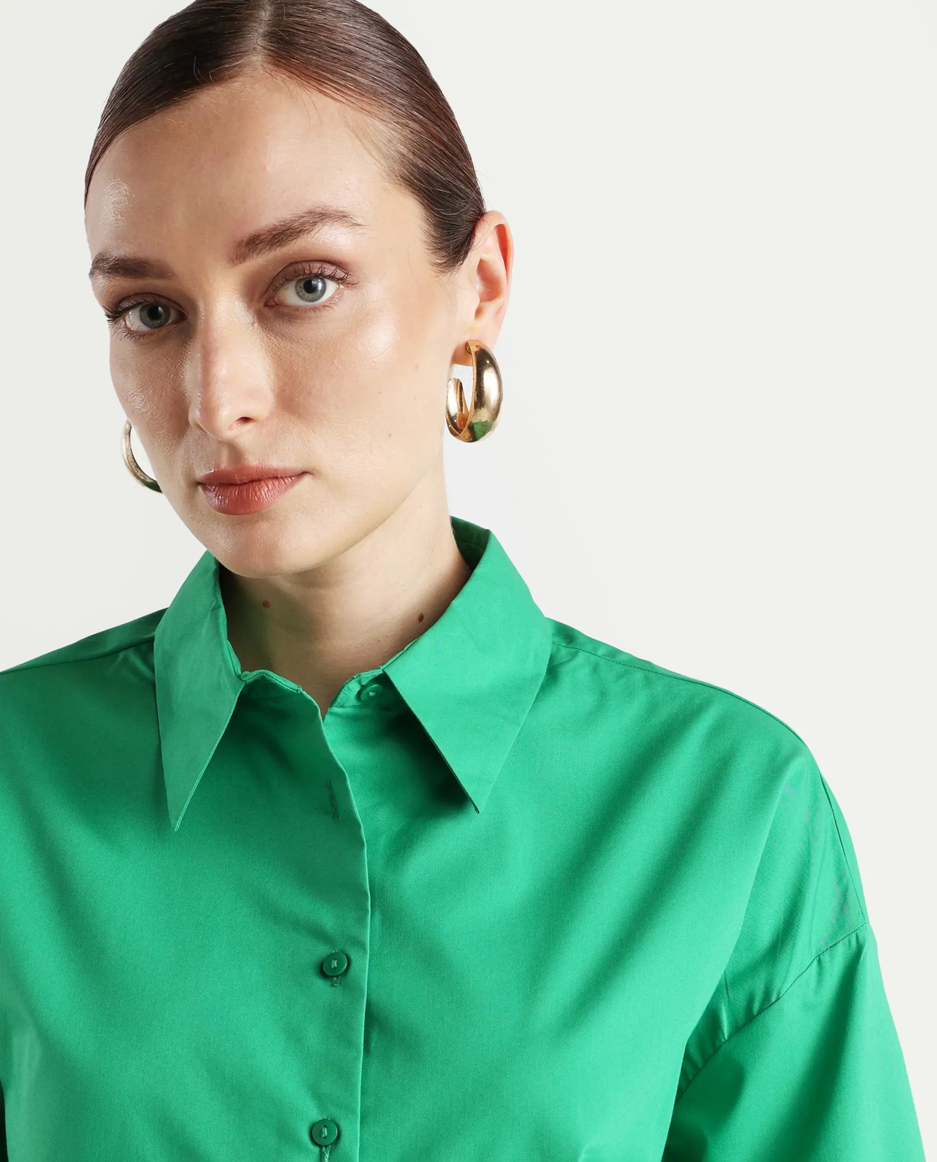 Rareism Women's Epneto Green Cotton Blend Collared Plain Cuffed Sleeve Boxy Fit Shirt