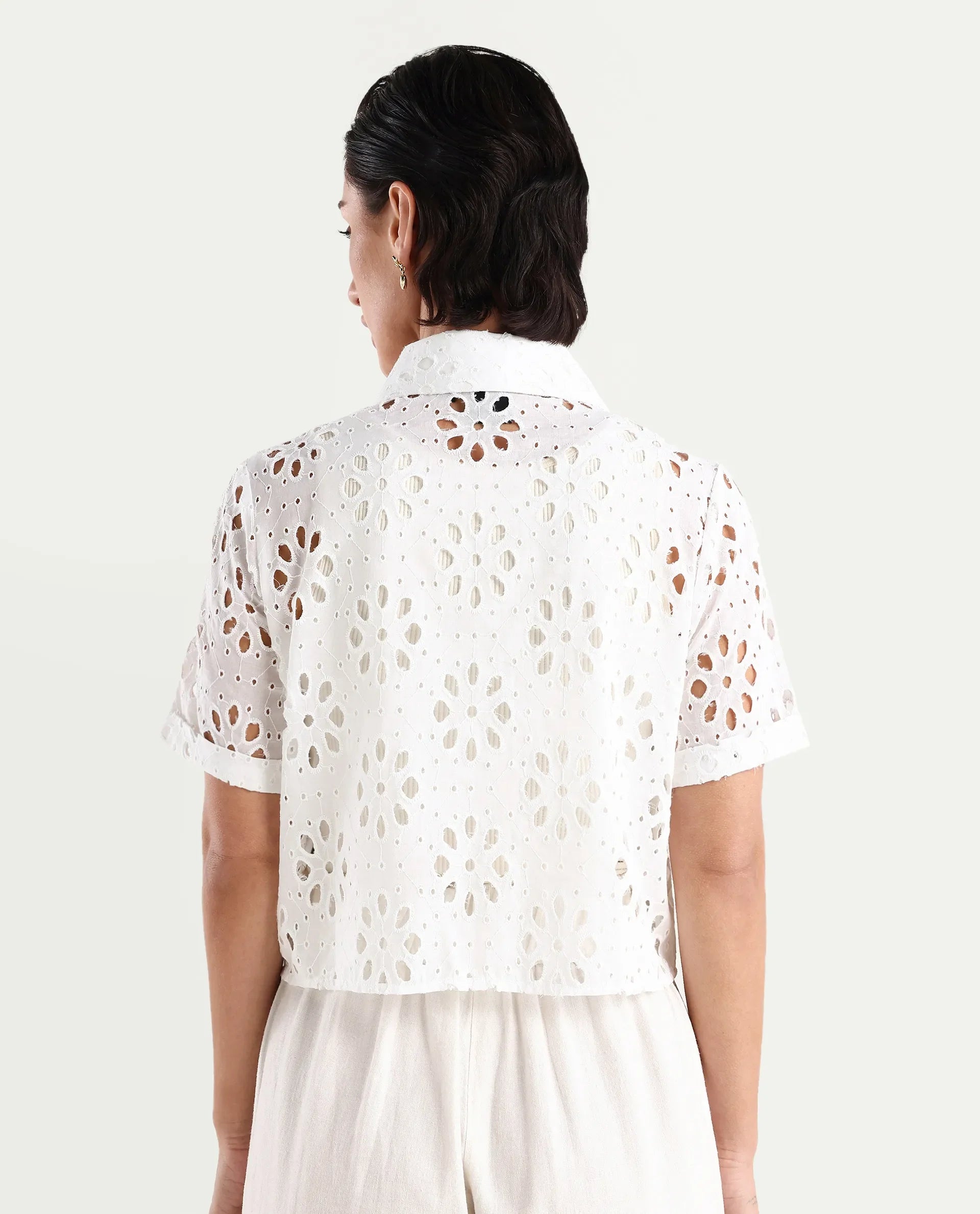 Rareism Women's Epoch White Cotton Collared Plain Crop Regular Fit Shirt