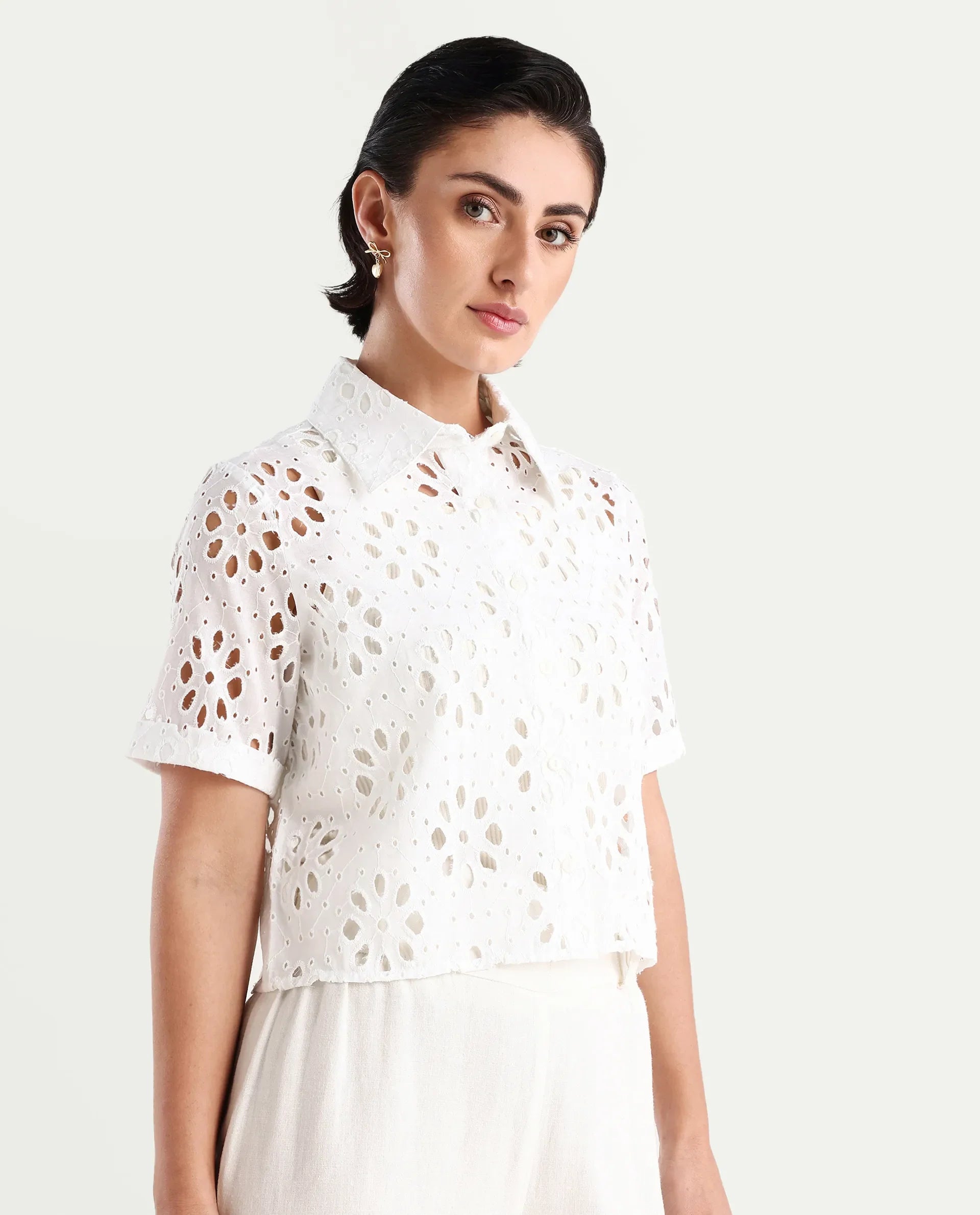 Rareism Women's Epoch White Cotton Collared Plain Crop Regular Fit Shirt