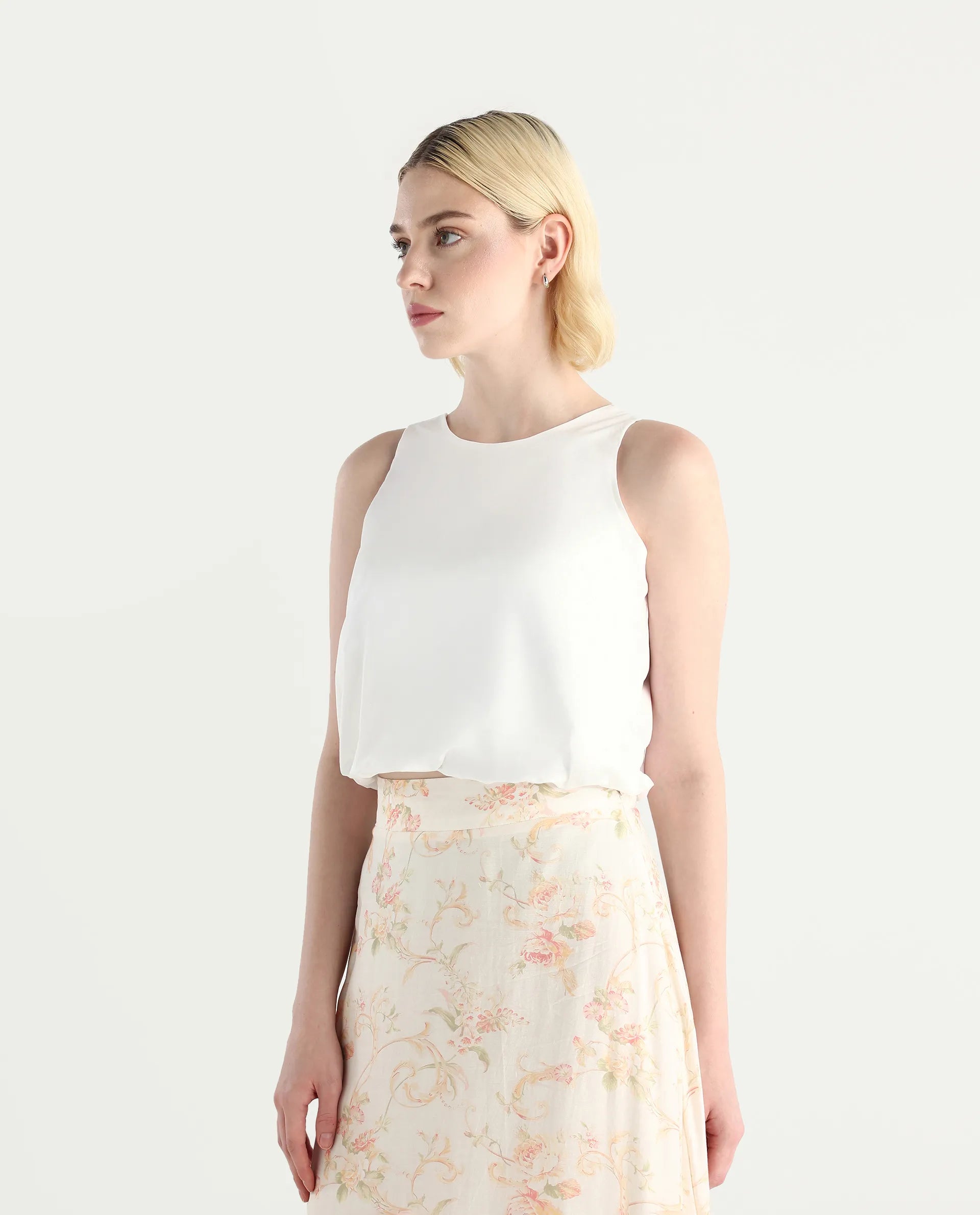 Rareism Women's Eptic White Cotton Blend Plain Sleeveless Crop Regular Fit Top