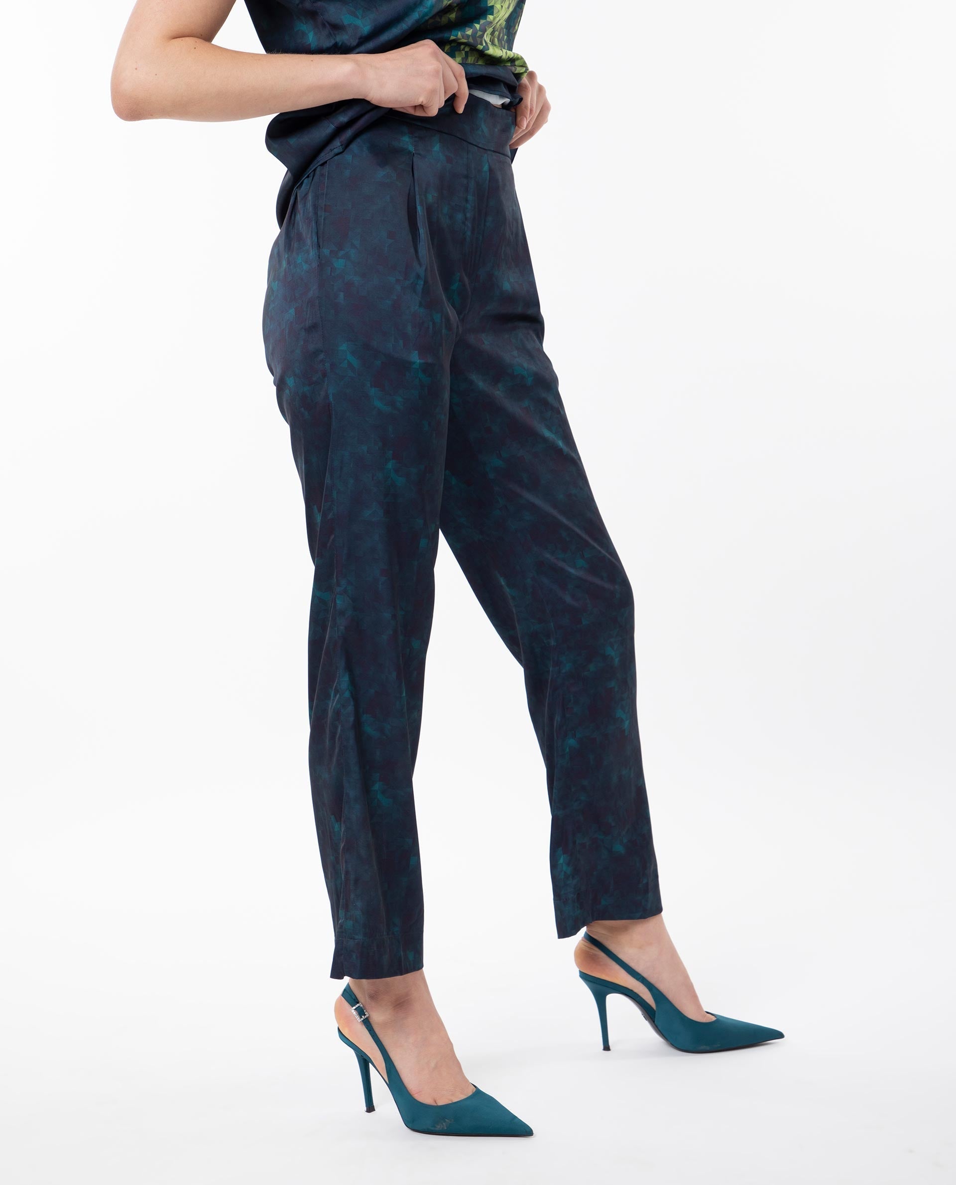Rareism Women's Erent Blue Polyester Abstract Print Ankle Length Relaxed Fit Trouser