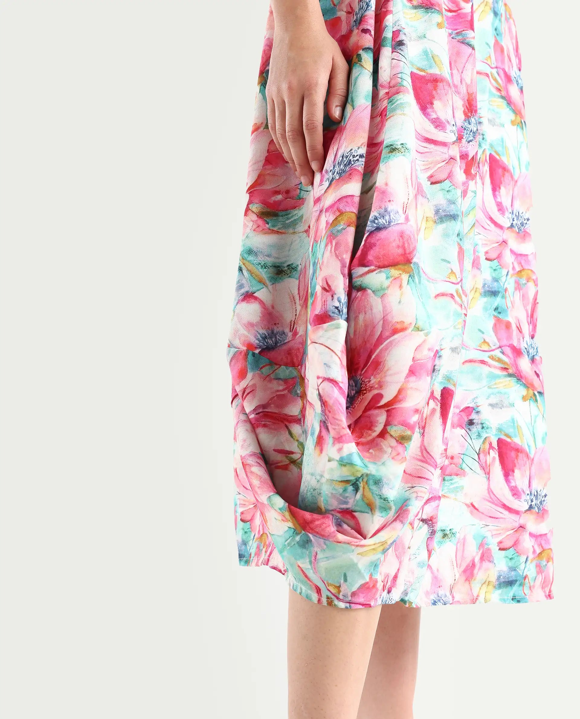 Rareism Women's Flonki Pastel Green Viscose Crew Neck Floral Print Bell Sleeve Midi Regular Fit Dress