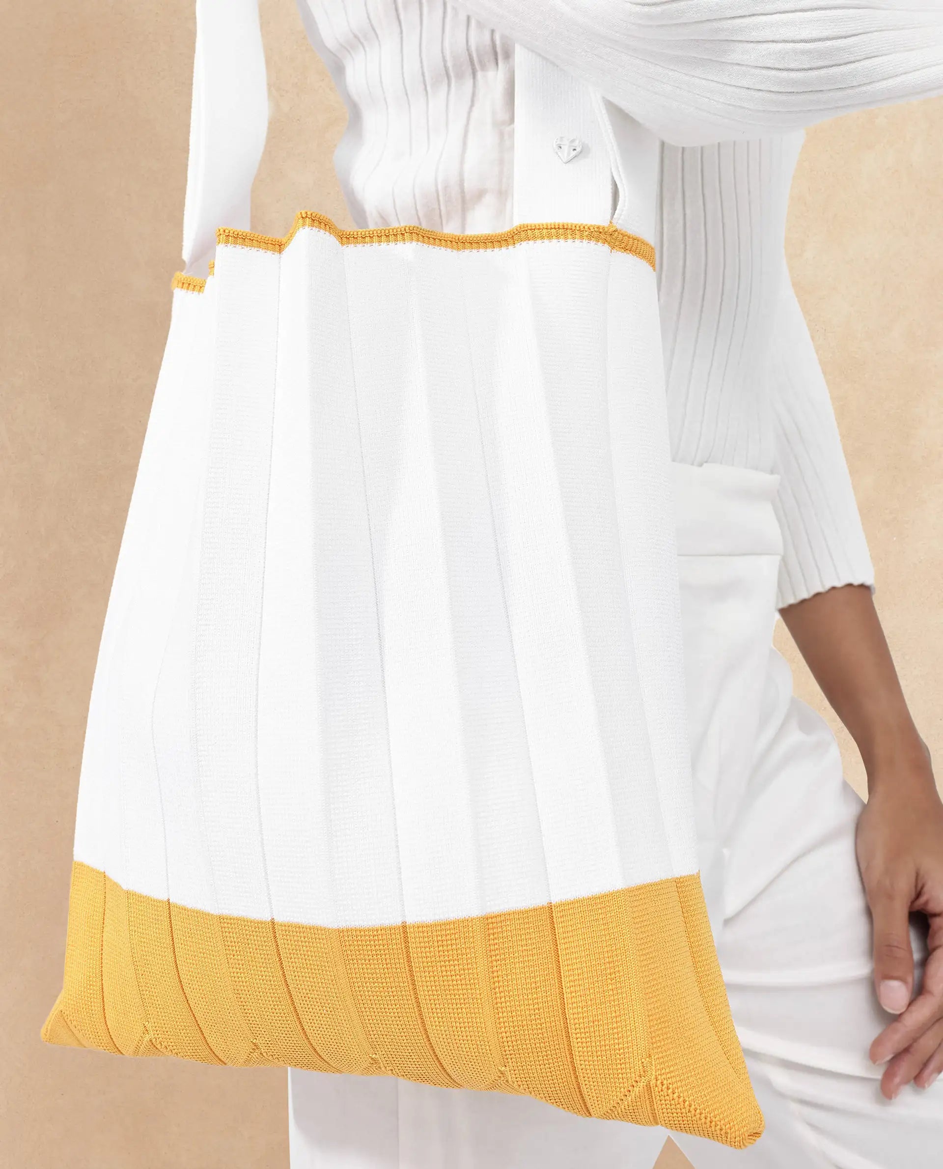 Rareism Articale Women Flounce Off White Polyester Fabric Colorblock Knitted Tote Bag