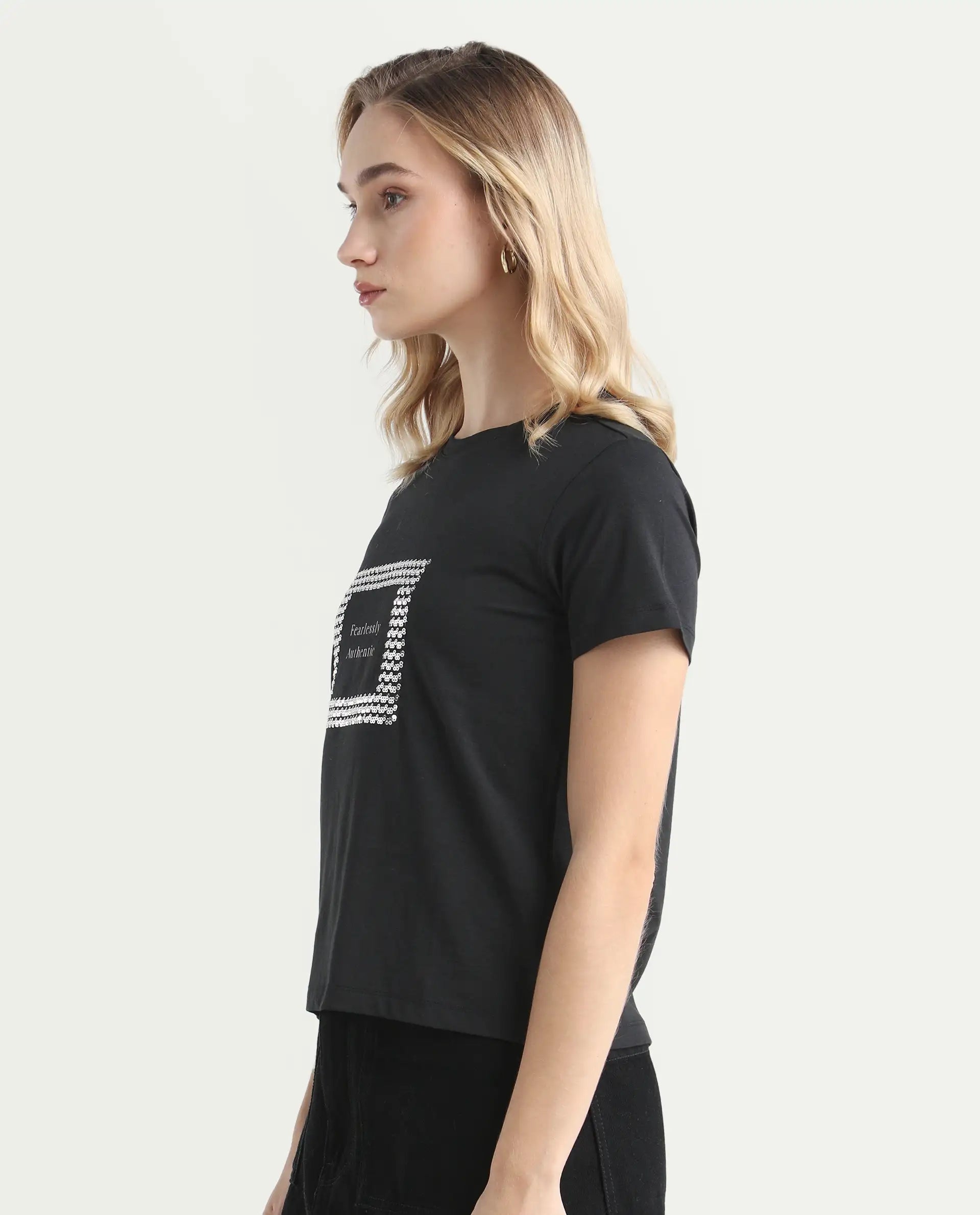 Rareism Women's Frunta Black Cotton Blend Crew Neck Graphic Print Regular Fit T-Shirt