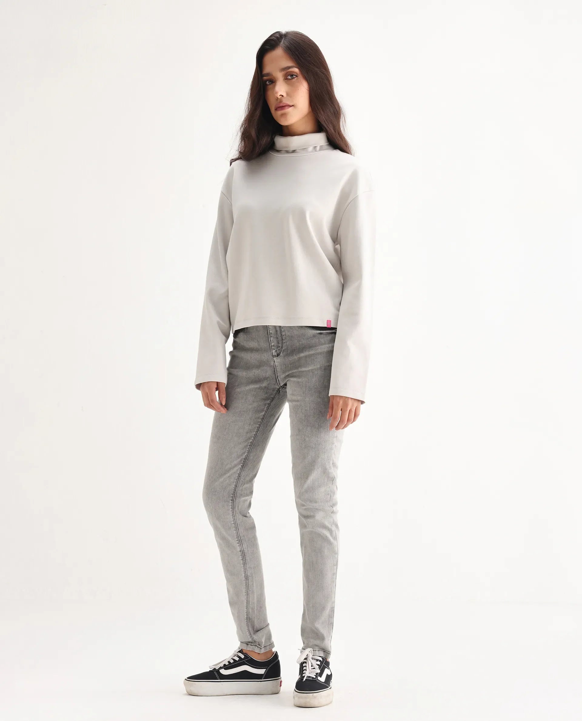 Rareism Women's Goliath Grey Cotton Blend Plain Ankle Length Slim Fit Jeans
