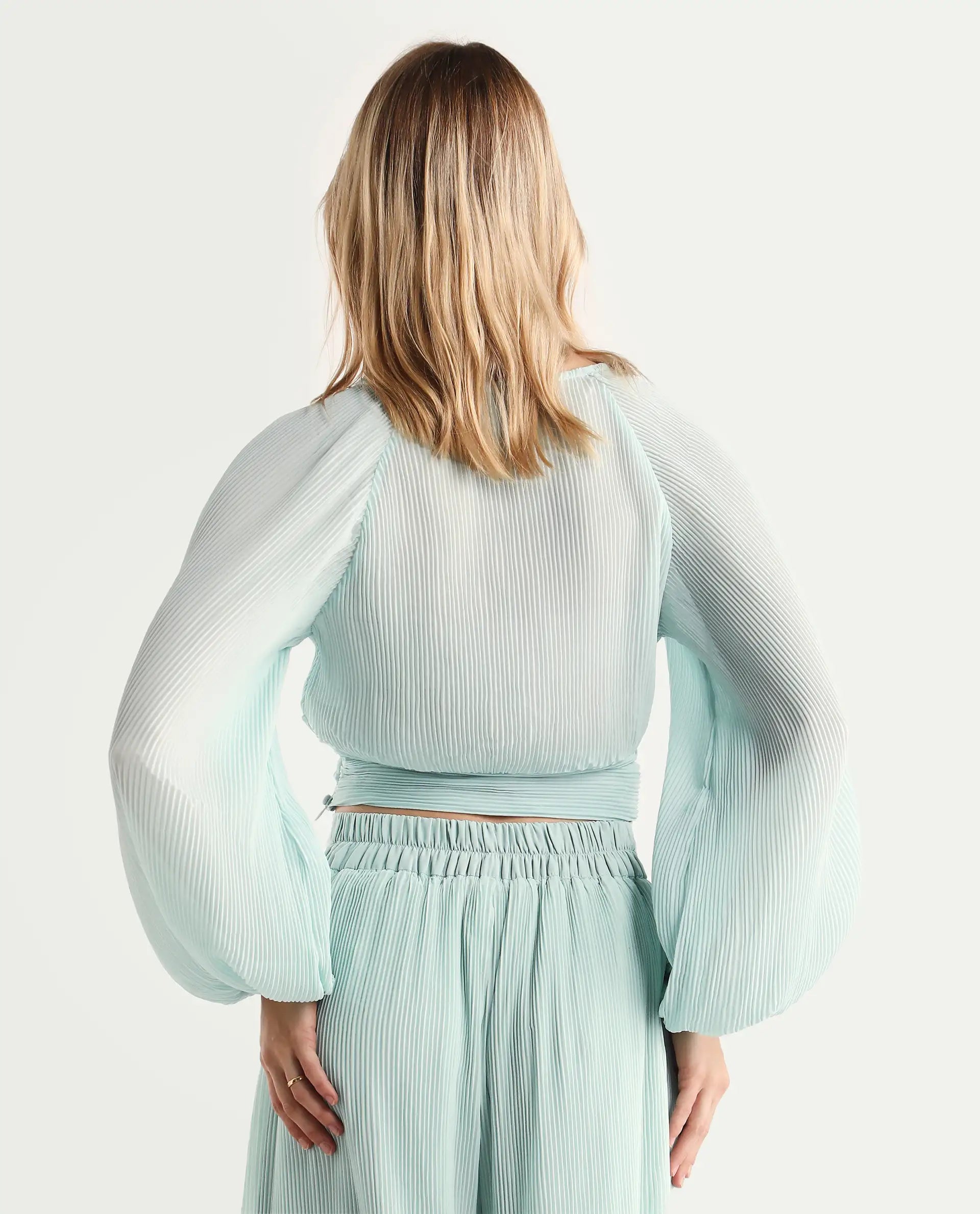 Rareism Women's Humphre-T Pastel Polyester V-Neck Plain Raglan Sleeve Crop Regular Fit Top