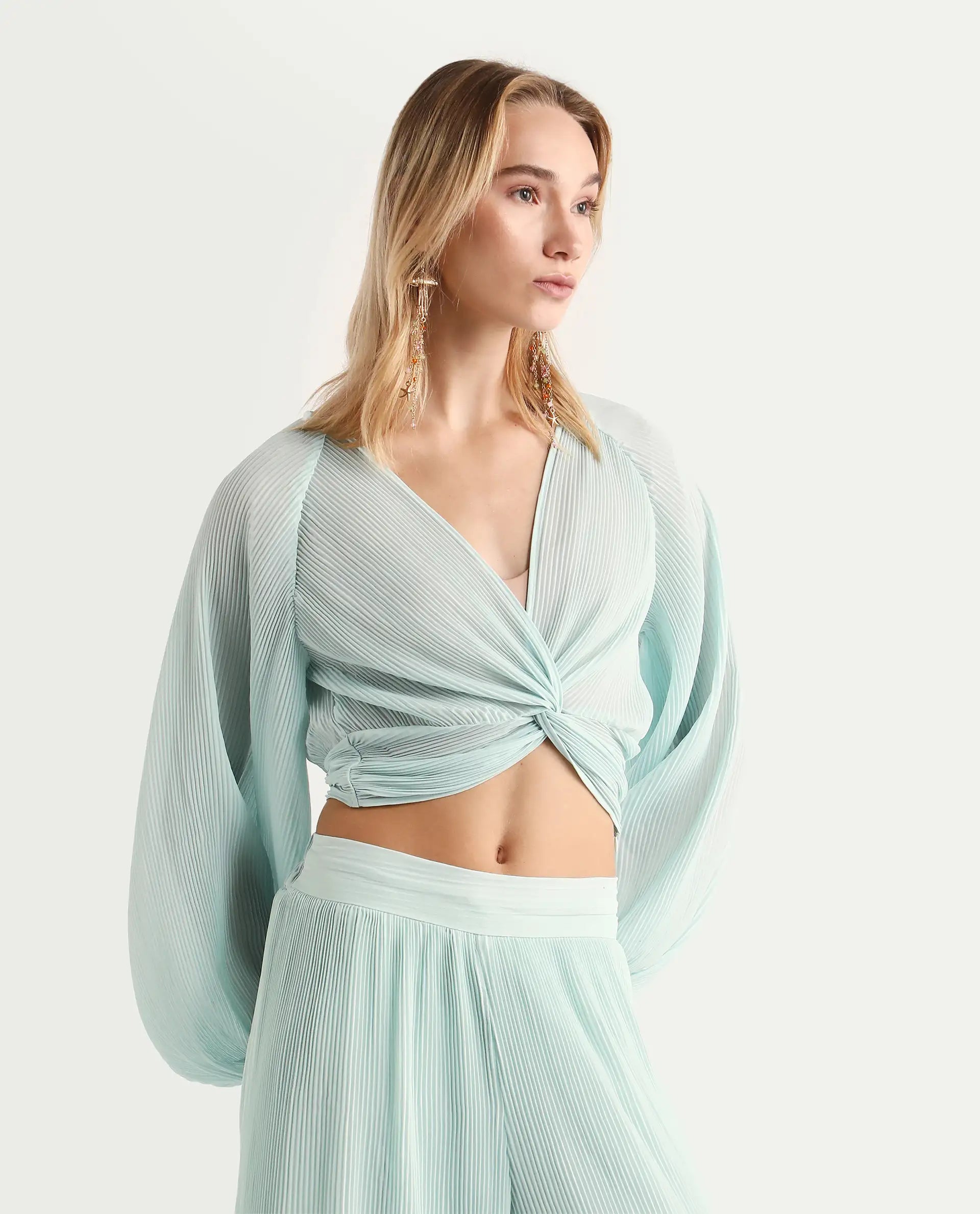 Rareism Women's Humphre-T Pastel Polyester V-Neck Plain Raglan Sleeve Crop Regular Fit Top