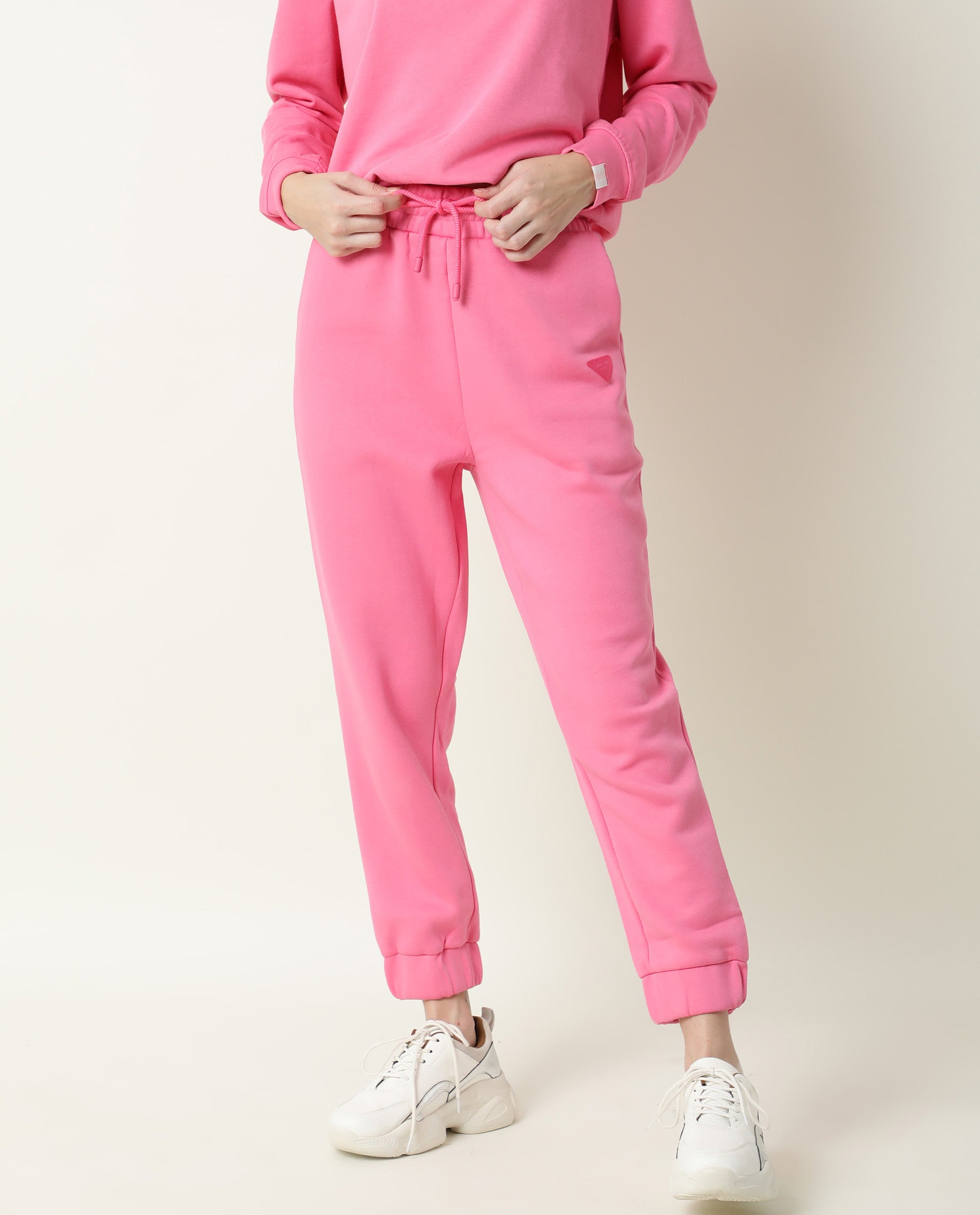 Rareism Women Neo-1 Pink Poly Cotton Fabric Tailored Fit Solid Mid Rise Ankle Length Track Pant