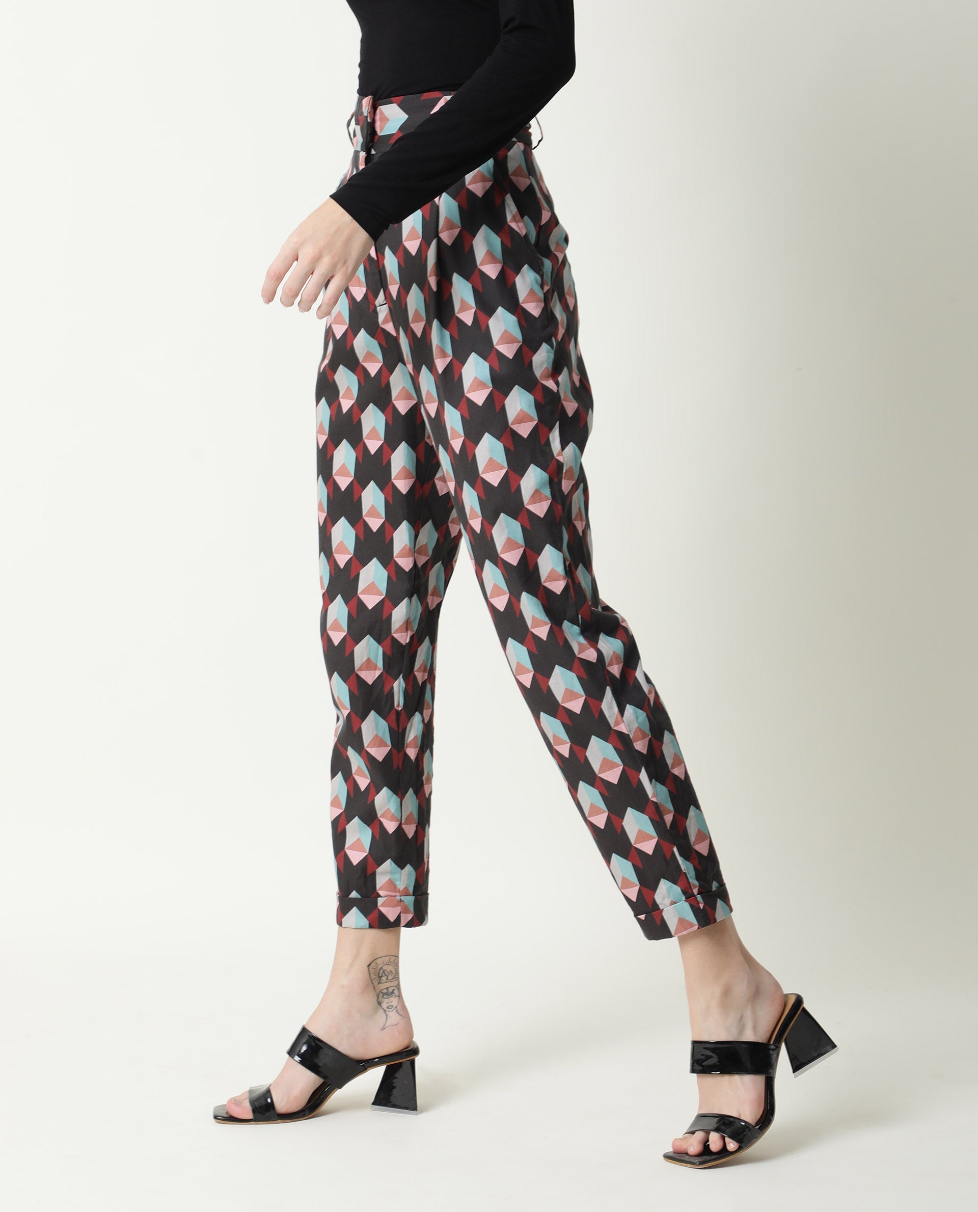 Rareism Women's Knicks Black Cotton Geometric Print Ankle Length Tailored Trouser