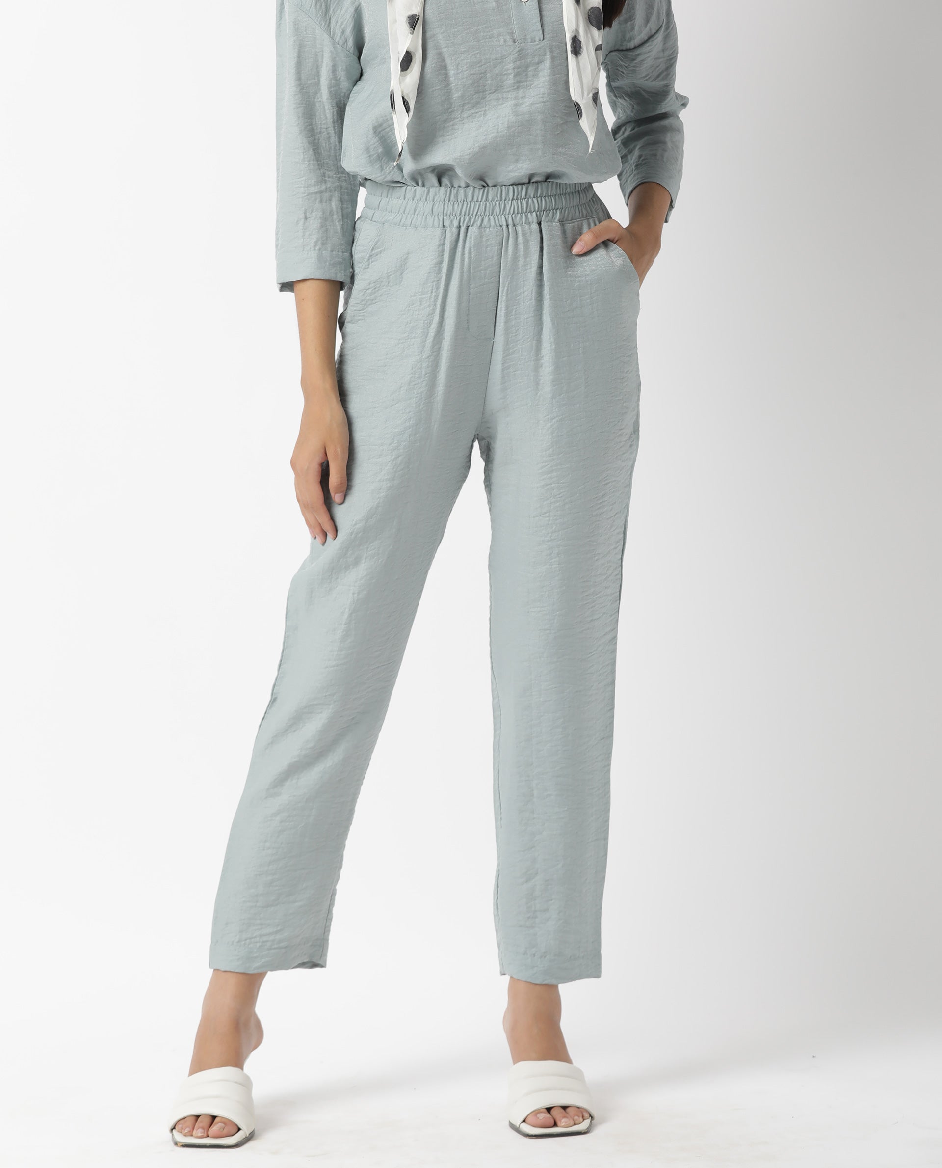Rareism Women Uno Green Polyester Fabric Tailored Fit Mid Rise Solid Ankle Length Trousers