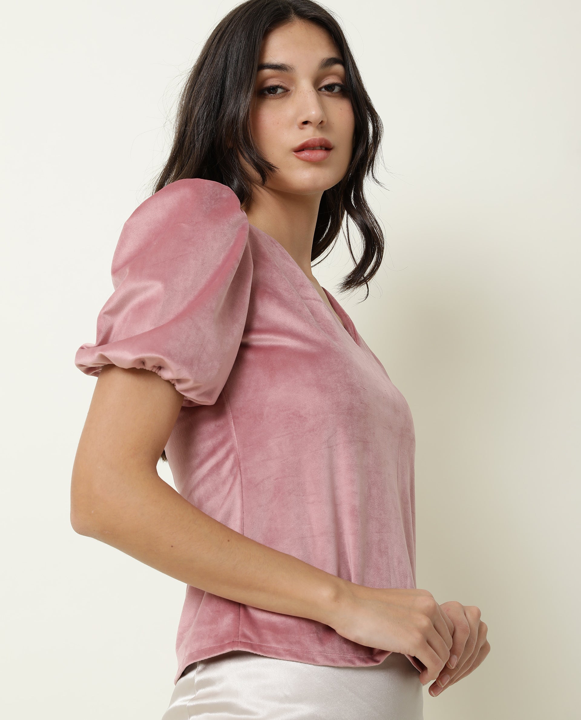 Rareism Women's Mun Pink Velvet V-Neck Plain Cuffed Sleeve Crop Regular Fit Top