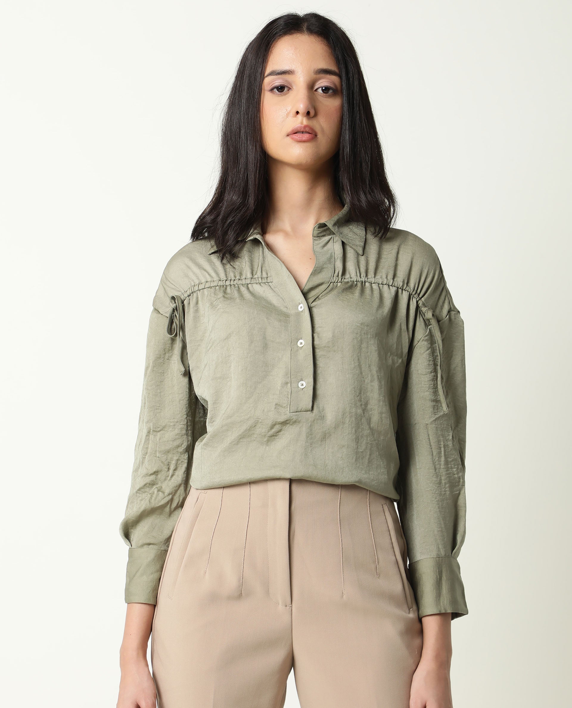 Rareism Women's Hullay Green Spread Collar Plain Knee Length Tailored Top