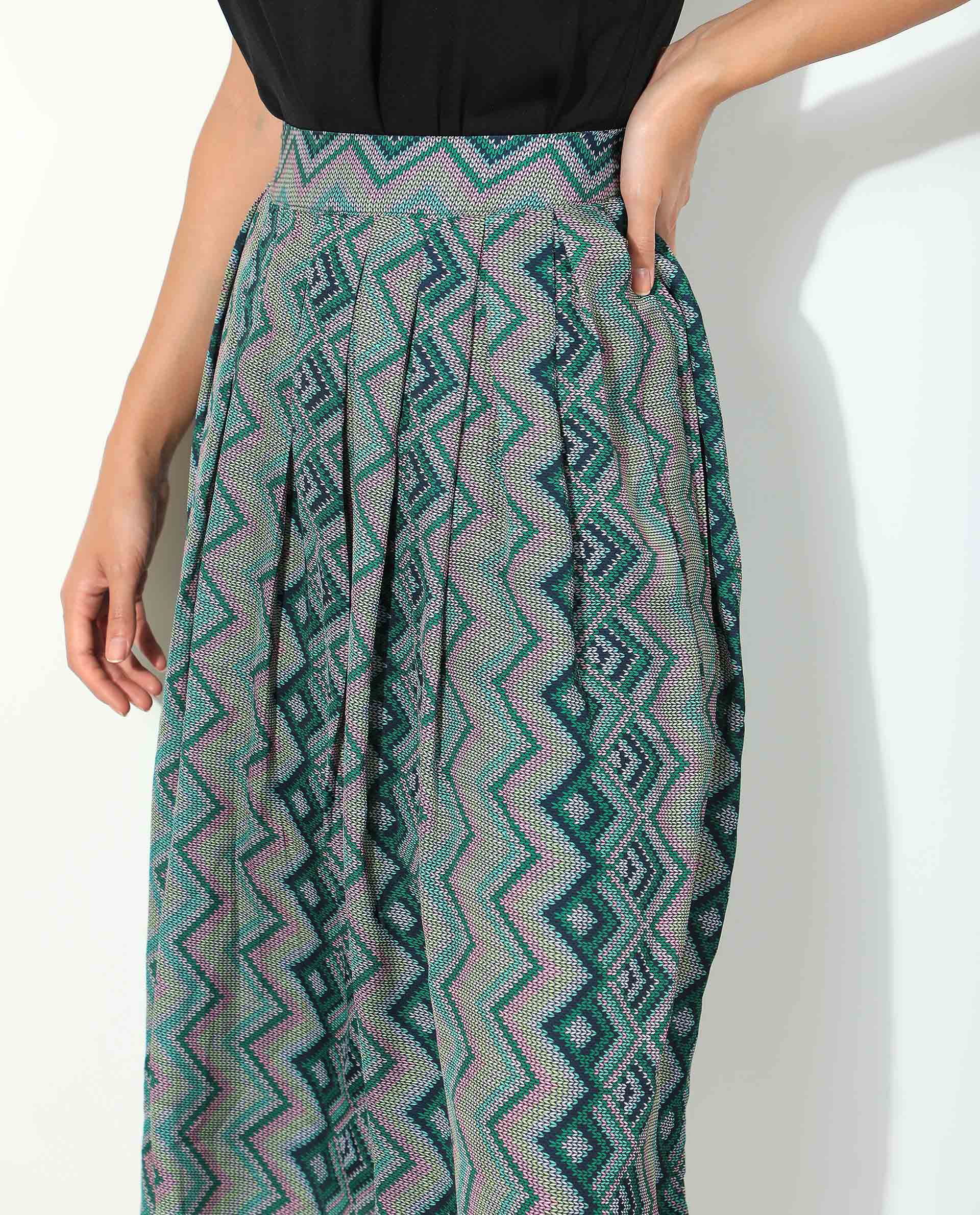 Rareism Women's Arabella Green Polyester Geometric Print Knee Length Regular Fit Skirt