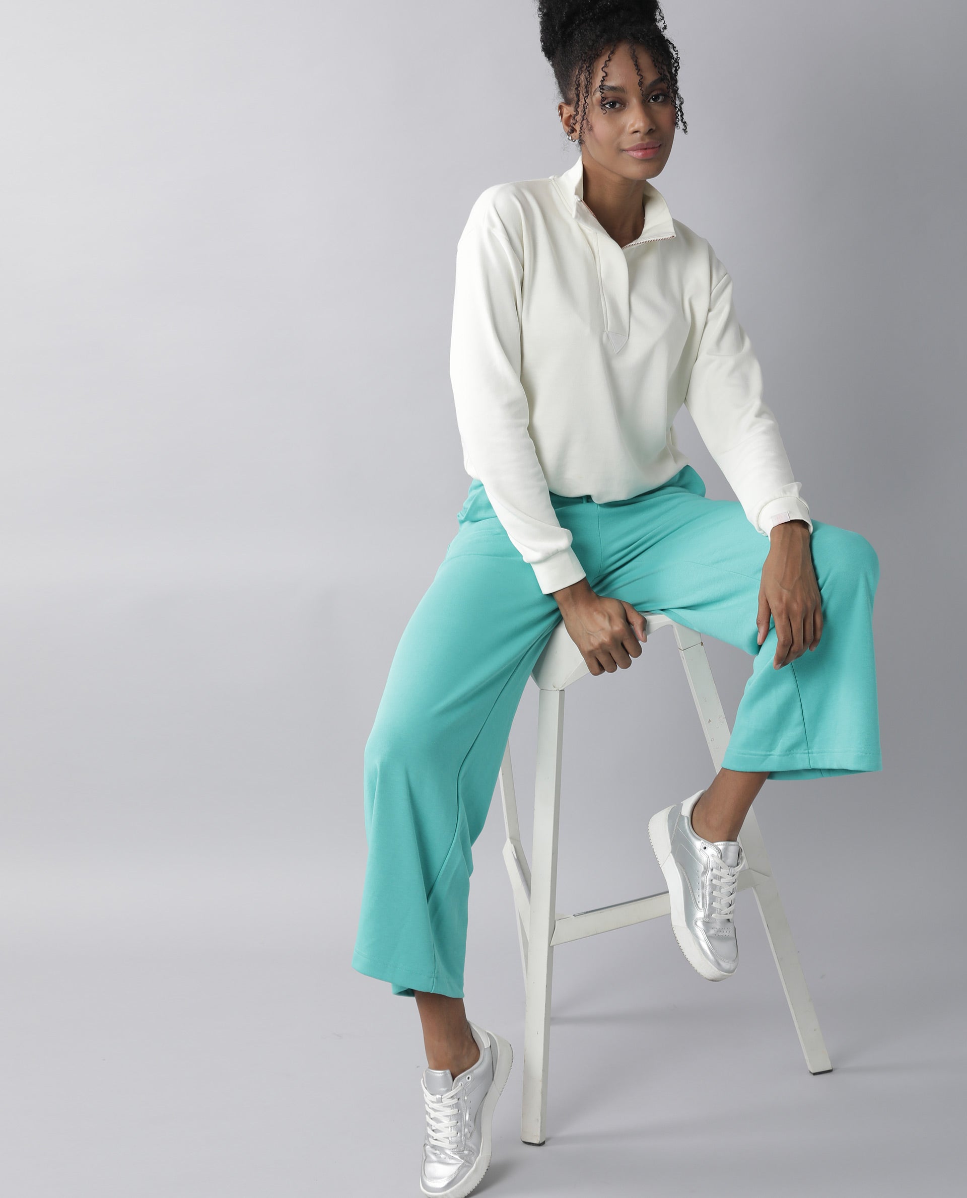 Rareism Women Pazo-1 Turq Poly Cotton Fabric Relaxed Fit Solid Mid Rise Ankle Length Track Pant