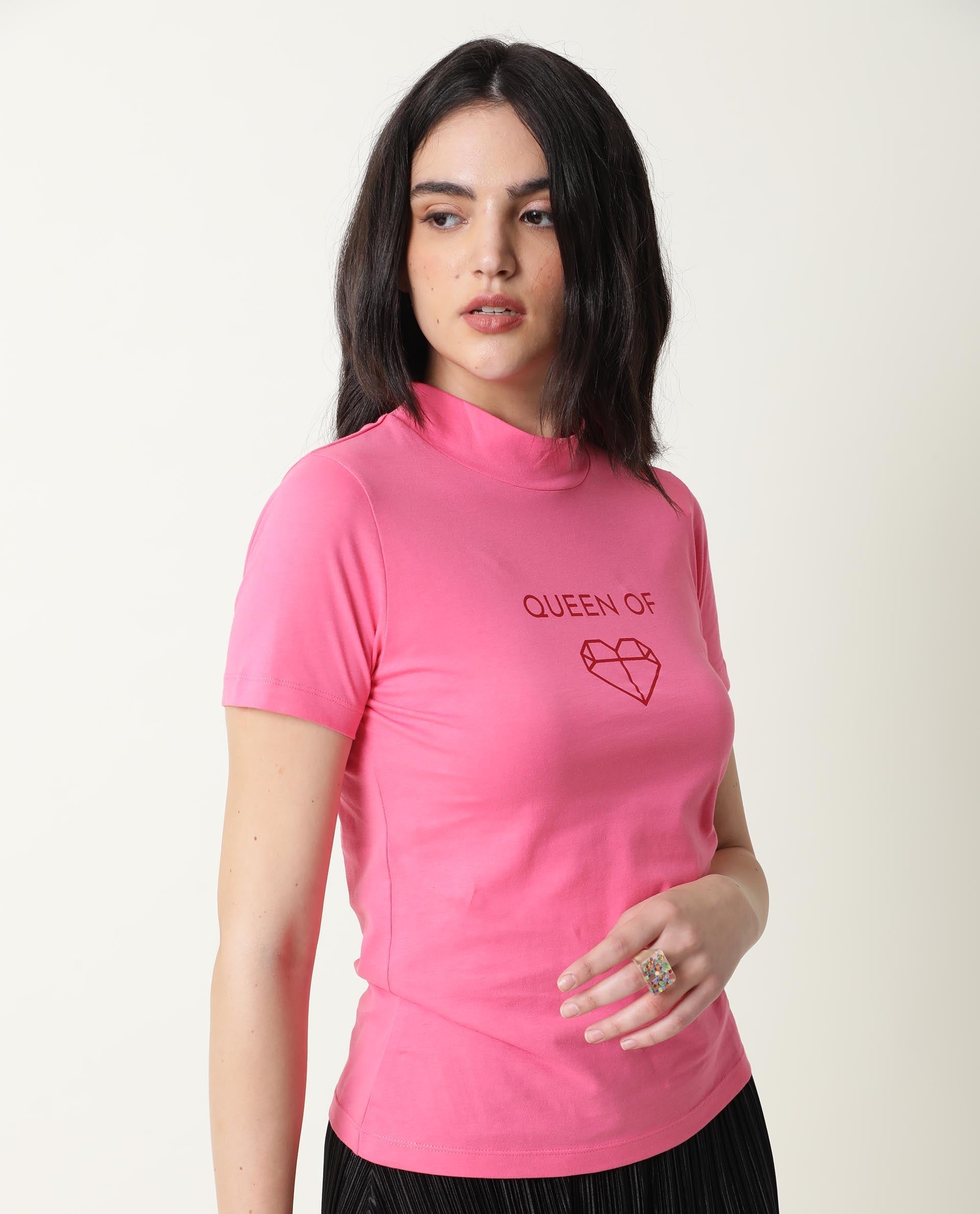 Rareism Women Queenie Pink Poly Cotton Fabric Regular Fit Half Sleeves Graphic Print Round Neck T-Shirt