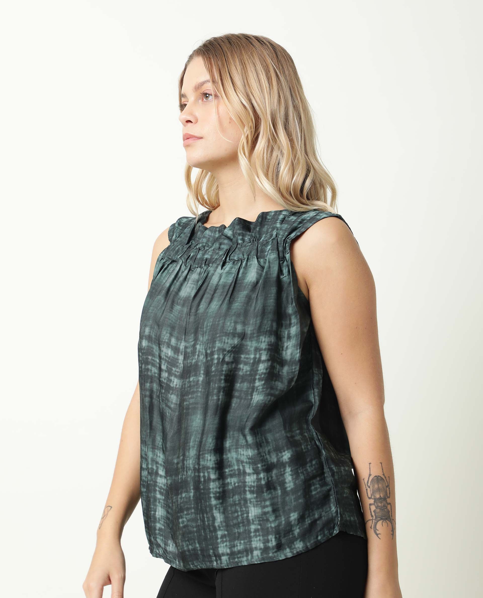 Rareism Women Chiat Green Modal Fabric Relaxed Fit Boat Neck Sleeveless Ombre Top