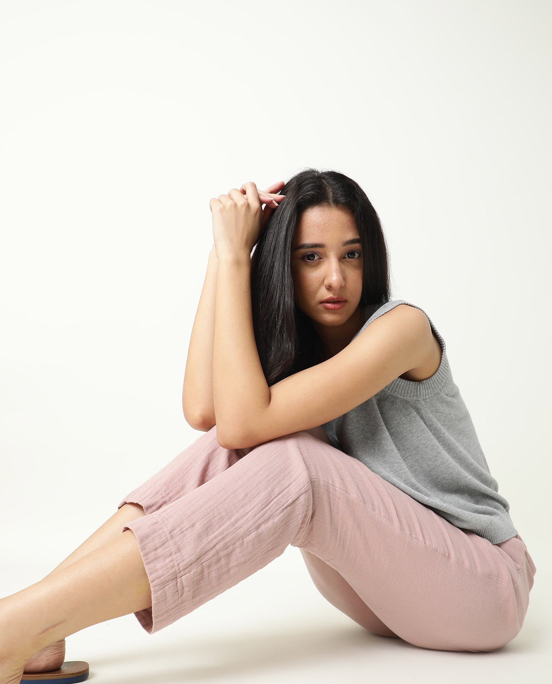 Rareism Women Elo Pink Cotton Fabric Regular Fit Mid Rise Solid Ankle Length Trousers