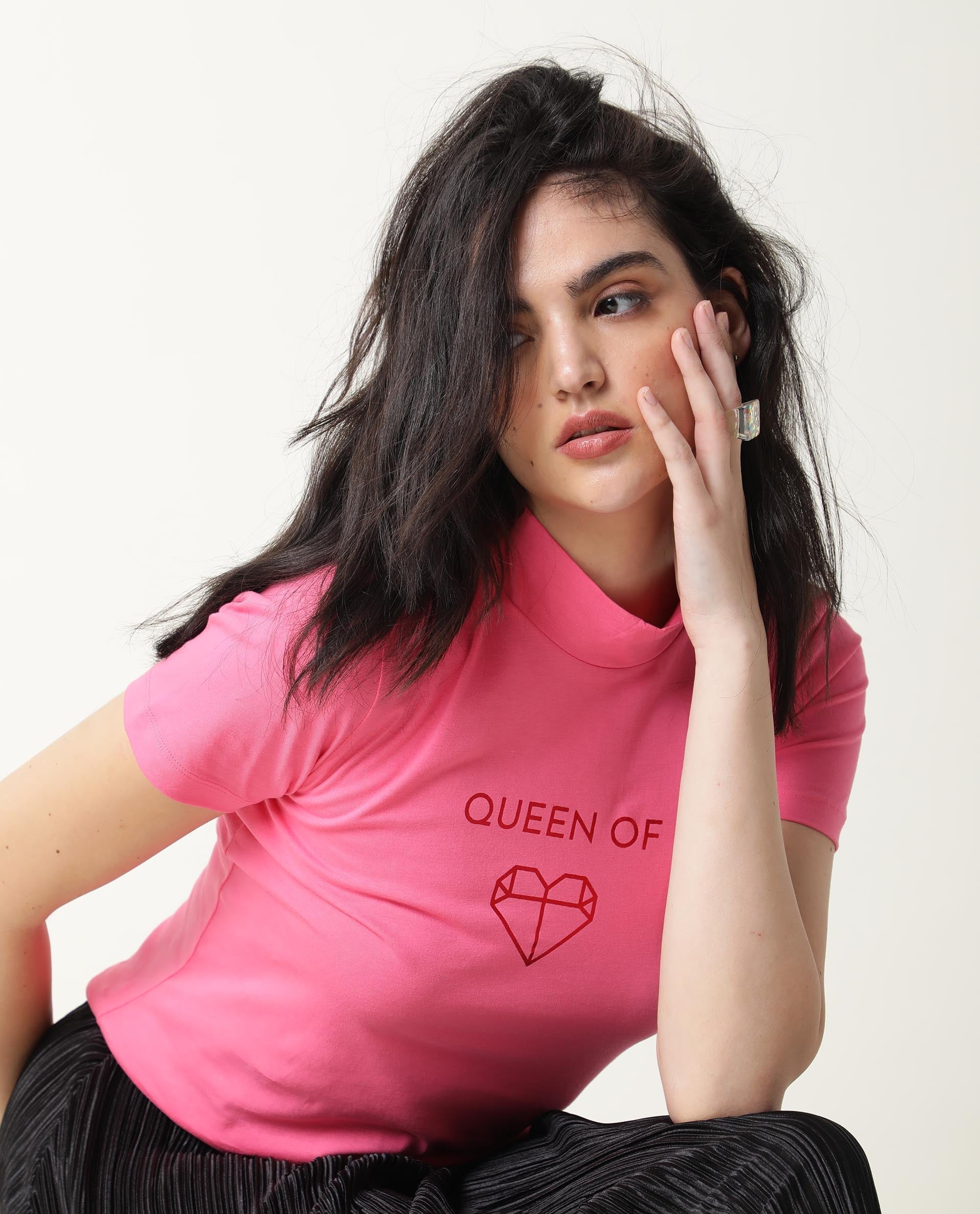 Rareism Women Queenie Pink Poly Cotton Fabric Regular Fit Half Sleeves Graphic Print Round Neck T-Shirt