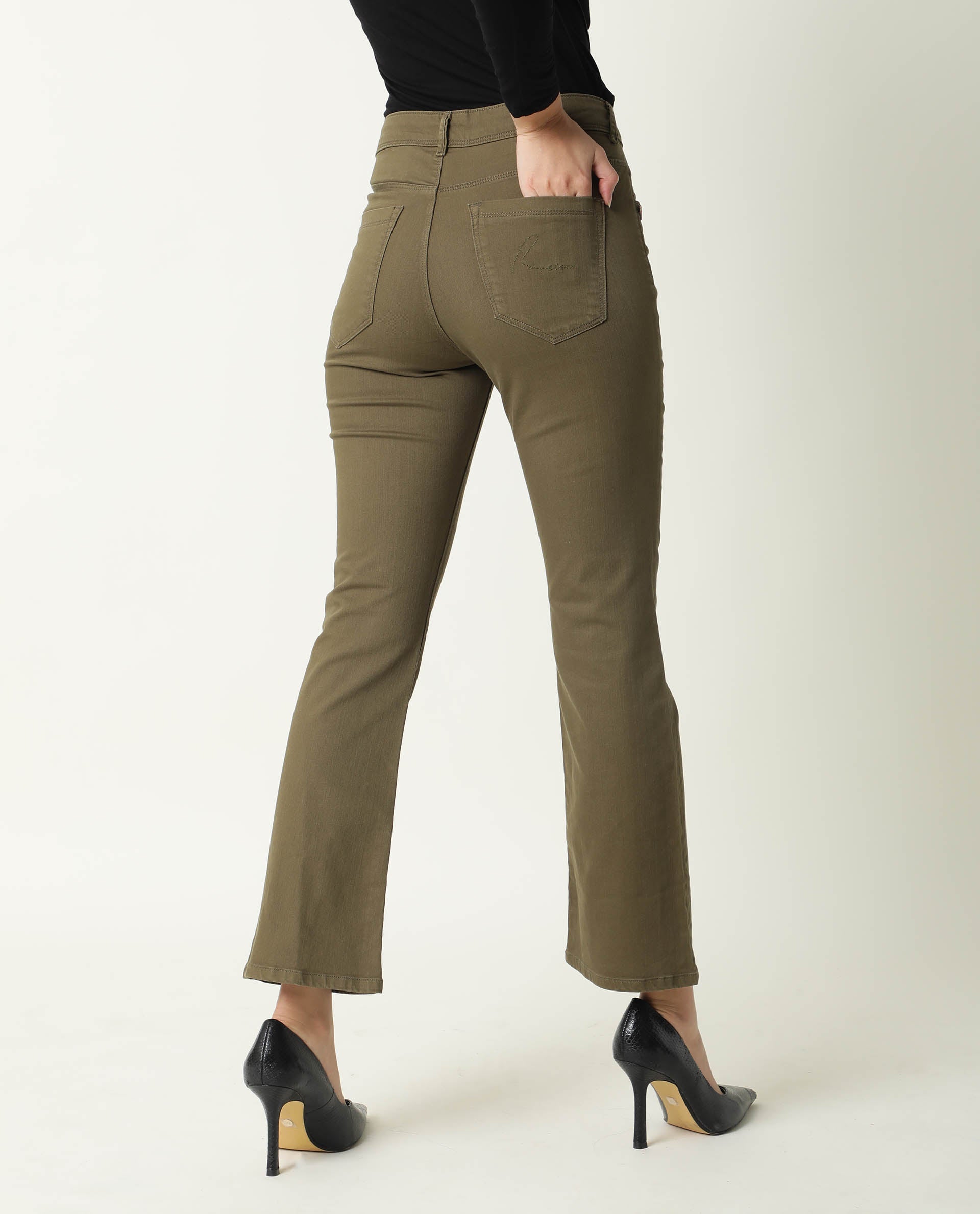 Rareism Women Booter Green Cotton Lycra Fabric Mid Rise Solid Slim Fit Ankle Length Jeans
