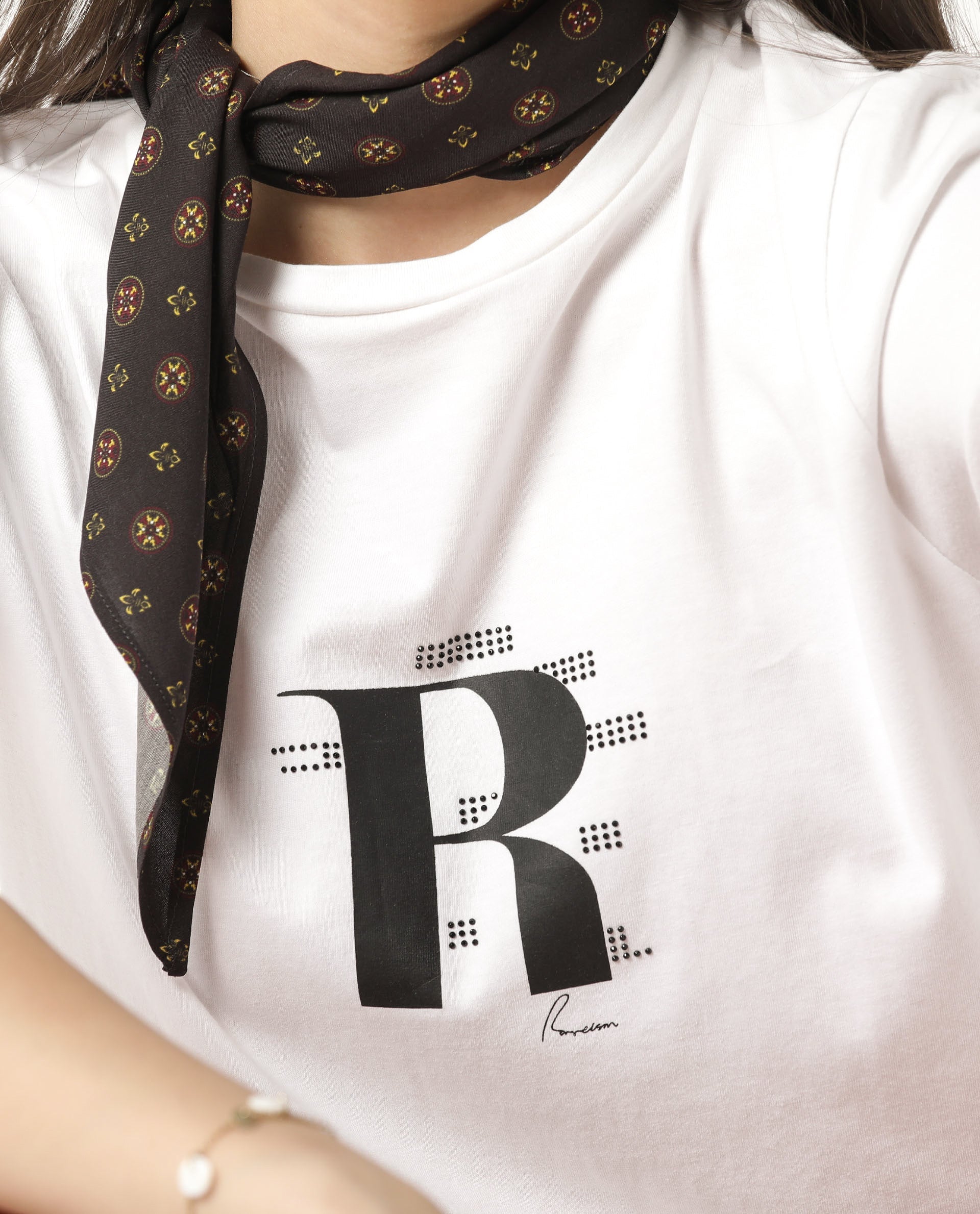 Rareism Women Moes White Cotton Fabric Regular Fit Half Sleeves Graphic Print Round Neck T-Shirt