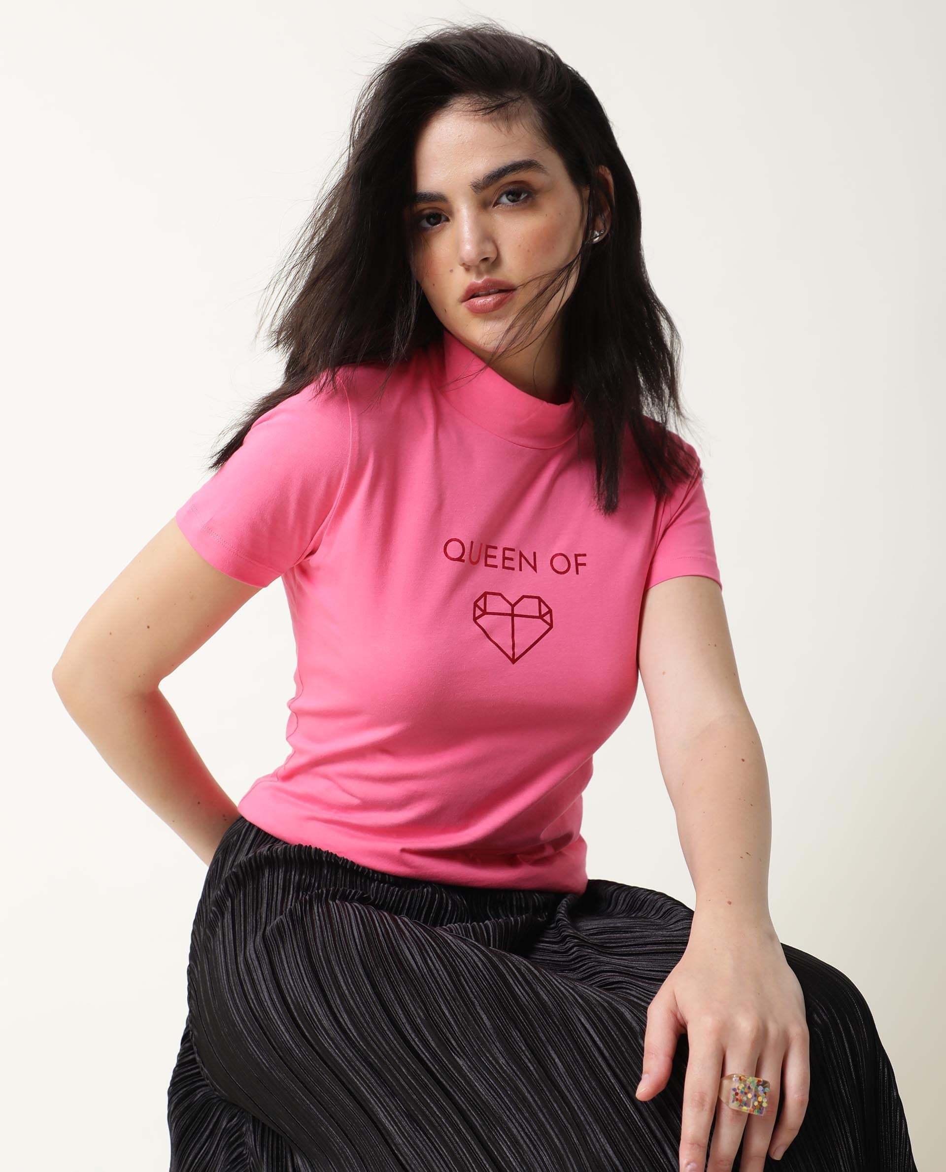 Rareism Women Queenie Pink Poly Cotton Fabric Regular Fit Half Sleeves Graphic Print Round Neck T-Shirt