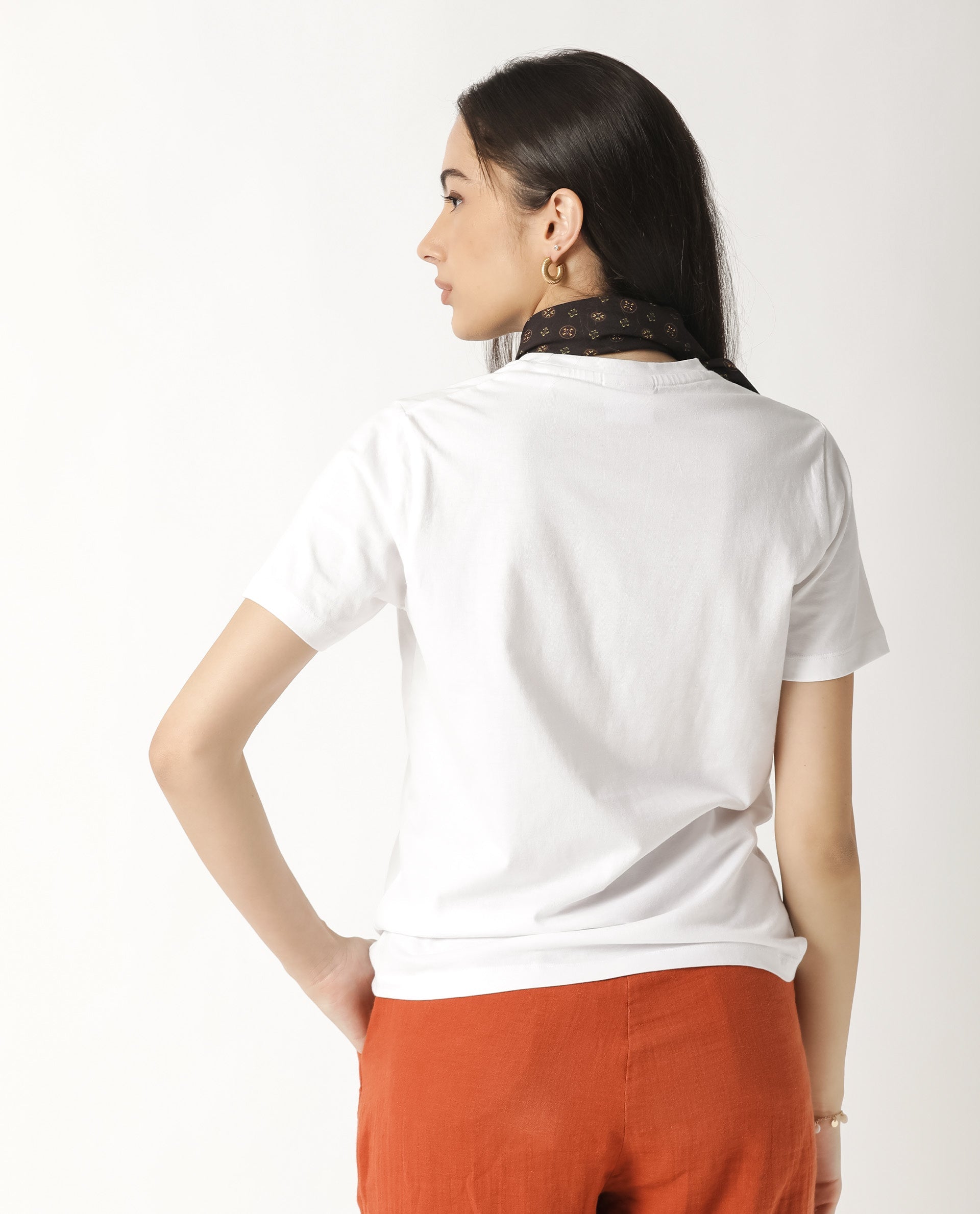 Rareism Women Moes White Cotton Fabric Regular Fit Half Sleeves Graphic Print Round Neck T-Shirt