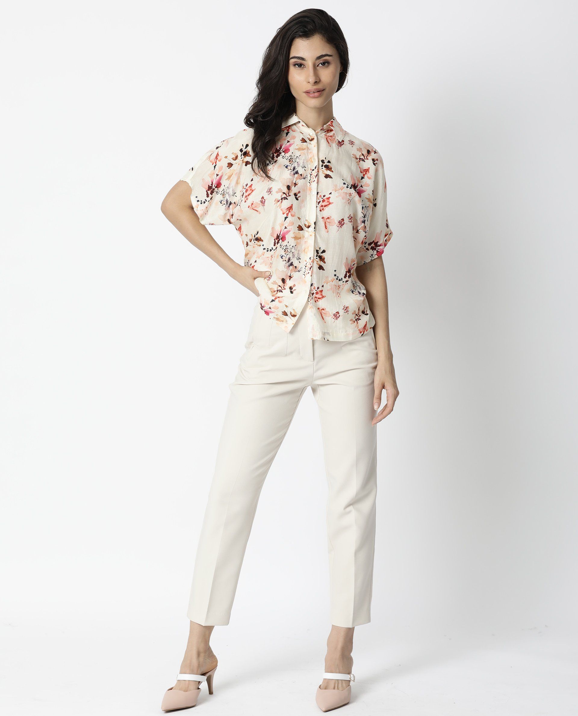 Rareism Women Emmer Offwhite Top Short Sleeves Printed