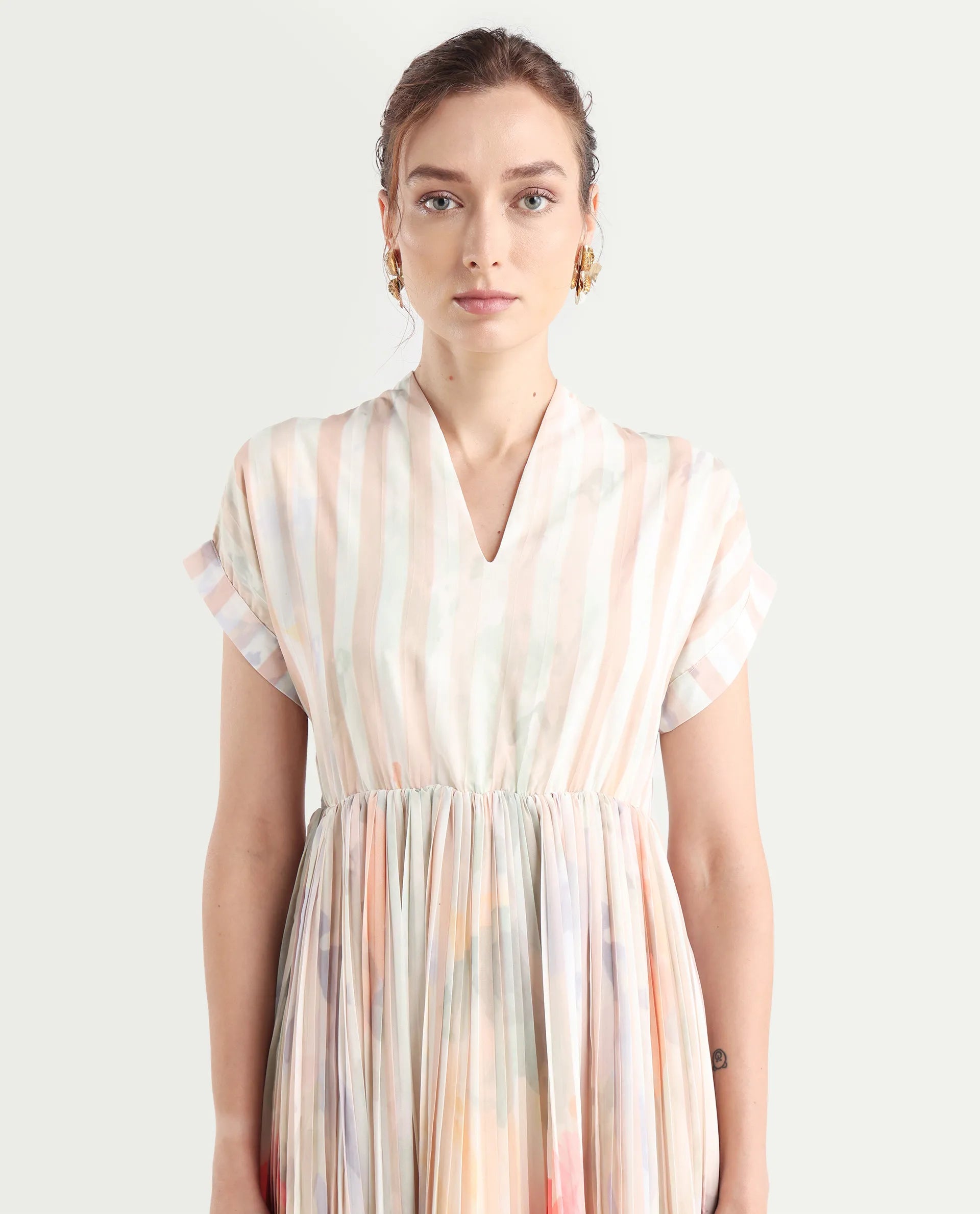 Rareism Women's Inuzuka Light Multi Polyester V-Neck Floral Print Extended Sleeves Midi Fit And Flare Dress