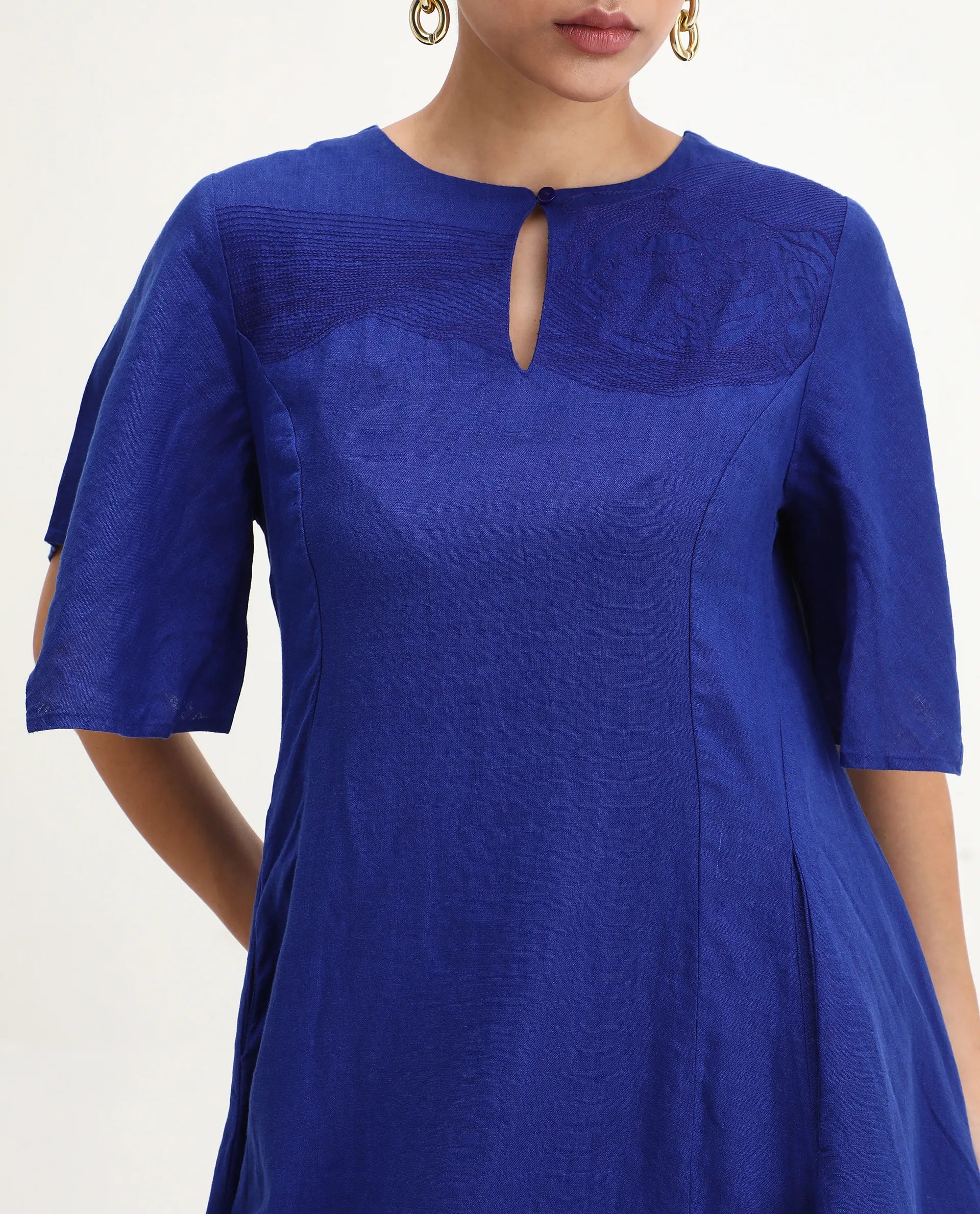 Rareism Women's Janlin Blue Linen Round Neck Plain Midi Relaxed Fit Dress