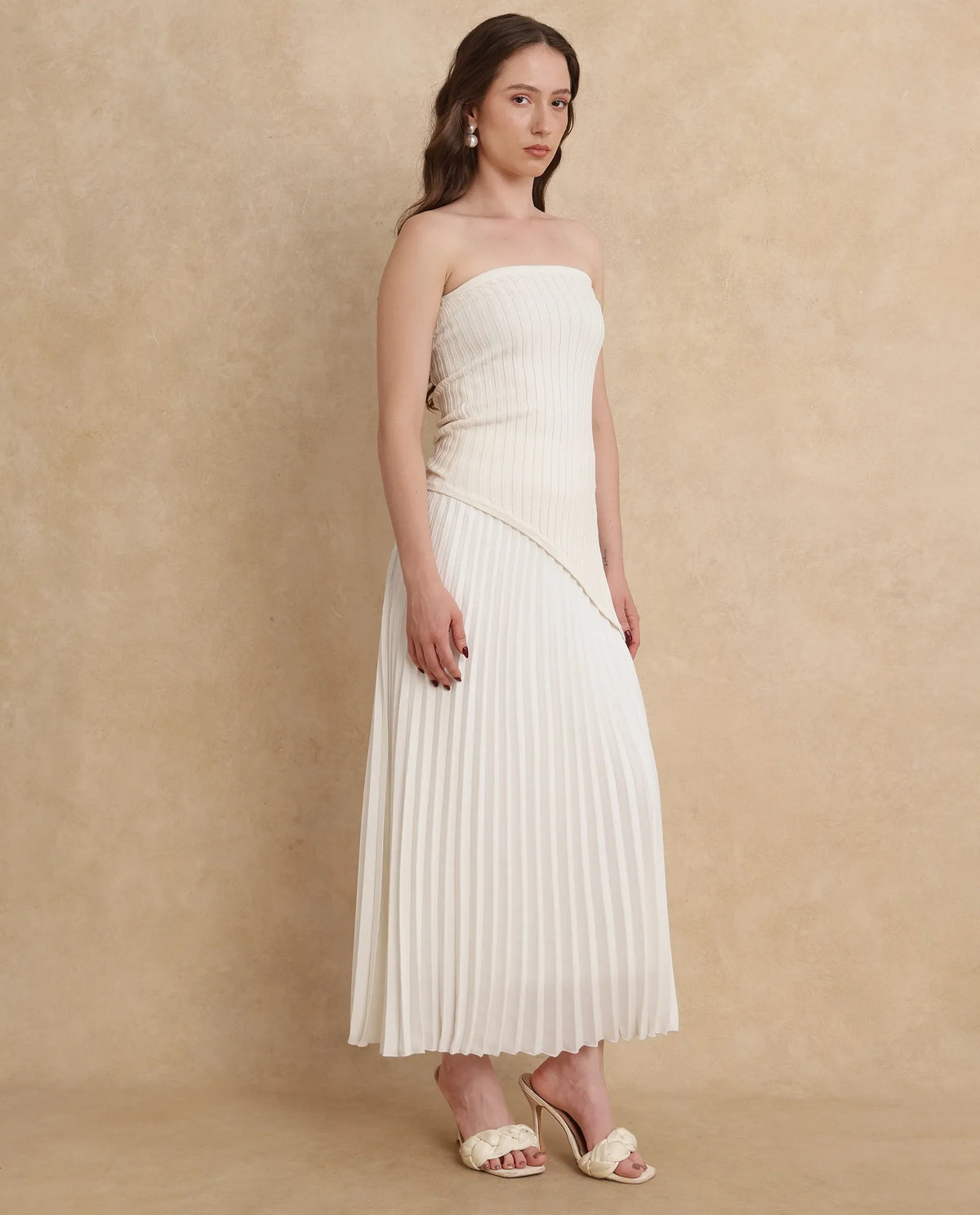 Rareism Women Jansu Off White Polyester Fabric V-Neck Flared Midi Plain Skirt