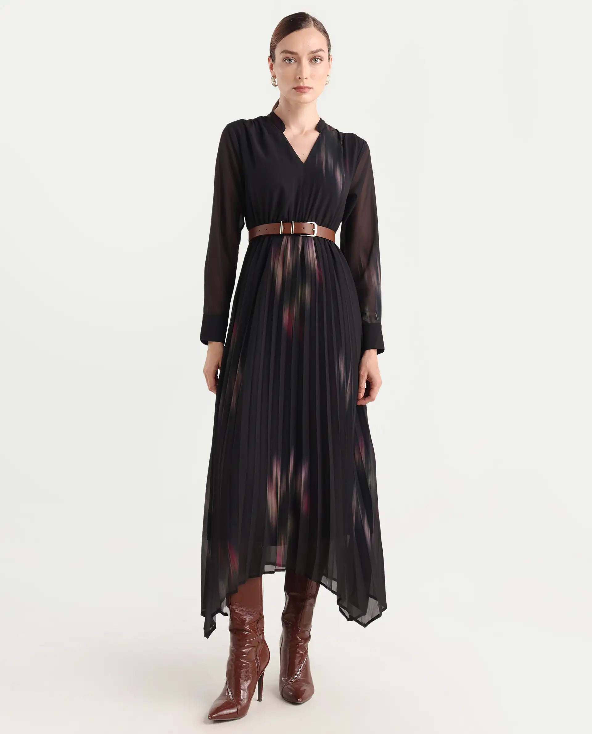 Rareism Women Jencoso Black Cuffed Sleeve V-Neck Flared Maxi Printed Dress