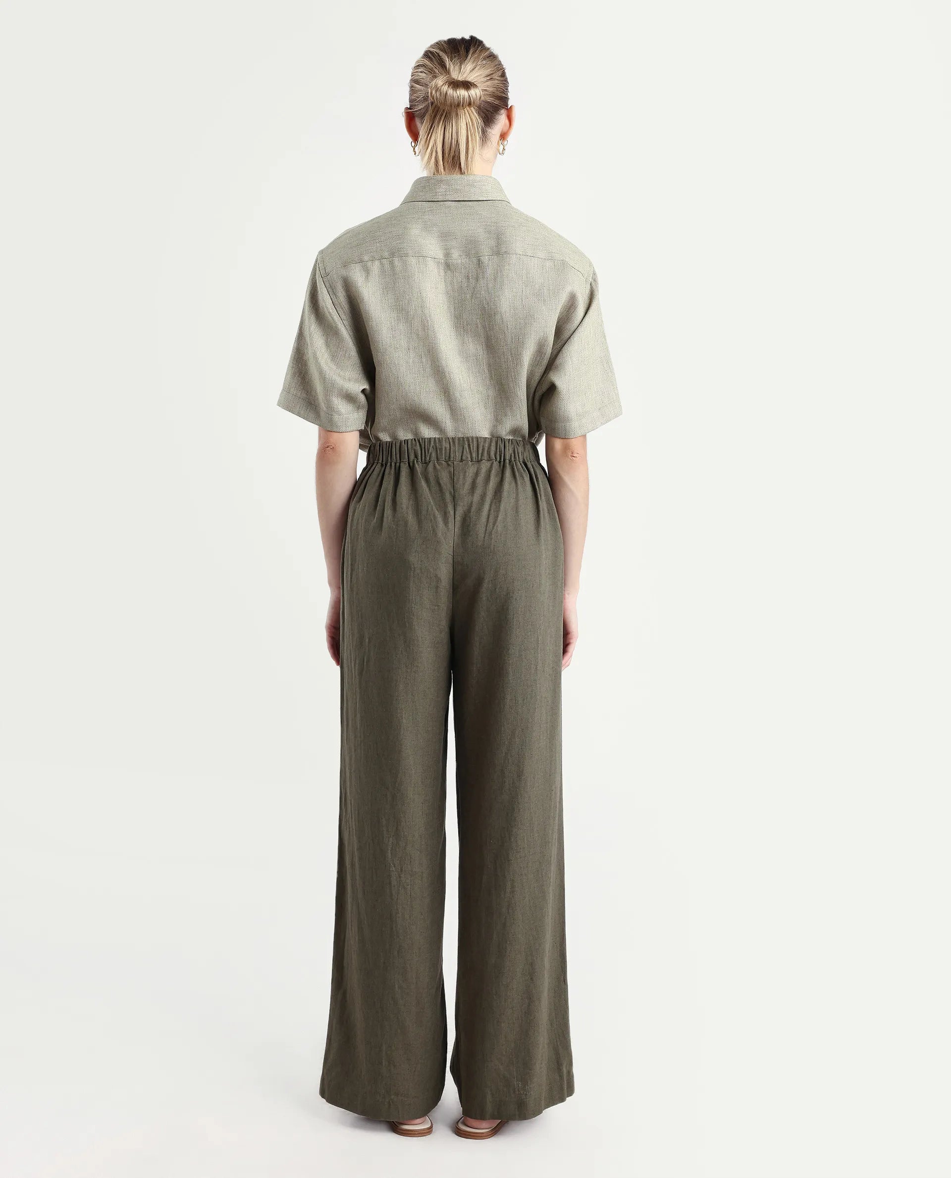 Rareism Women Jomow-B Olive Linen Blend Button Closure Plain Trouser