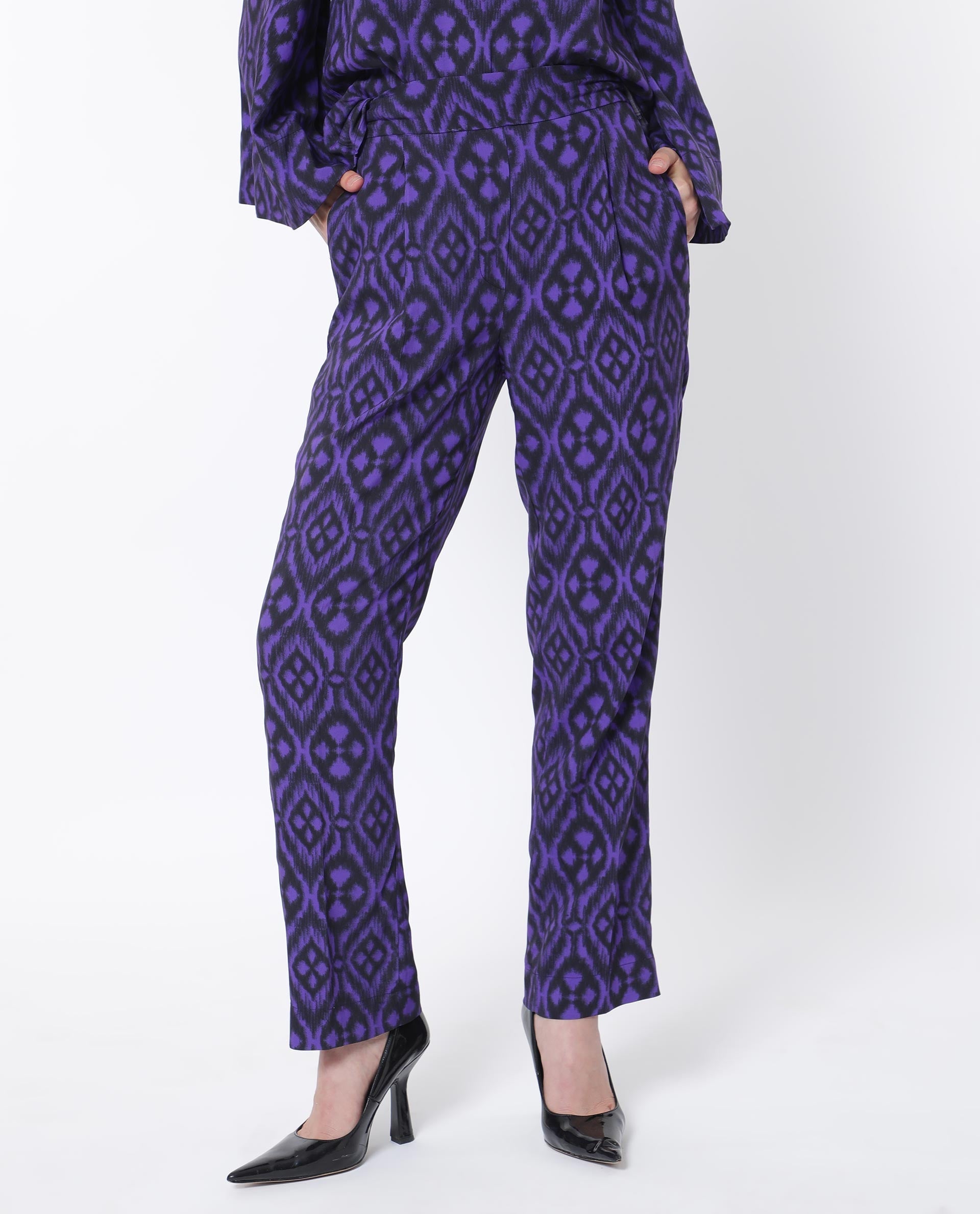 Rareism Women's Kennedy Black Cotton Geometric Print Ankle Length Straight Fit Trouser