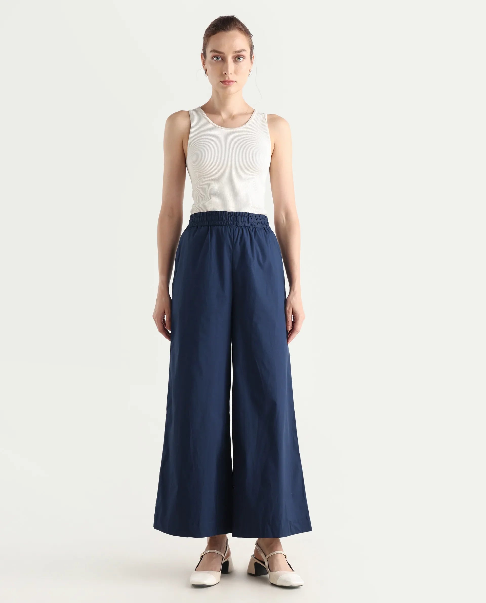 Rareism Women's Kofu Dark Navy Cotton Plain Ankle Length Flared Trouser