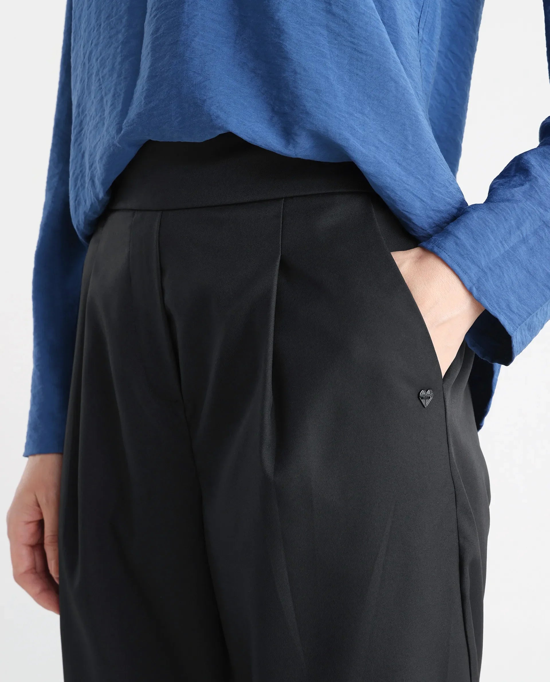 Rareism Women's Leezo Black Polyester Blend Plain Ankle Length Straight Fit Trouser