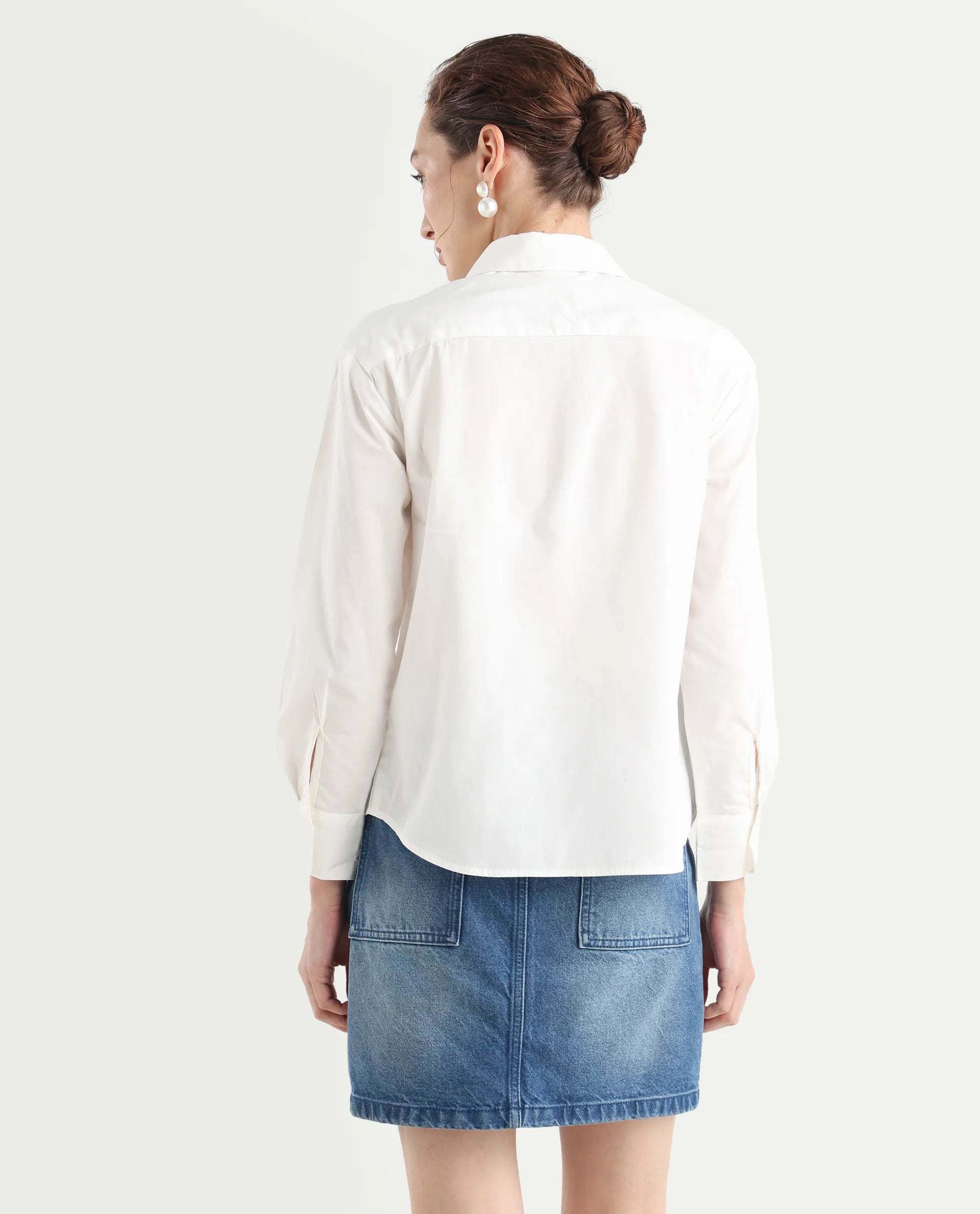 Rareism Women's Linnpo Off White Cotton Spread Collar Graphic Print Cuffed Sleeve Regular Fit Shirt