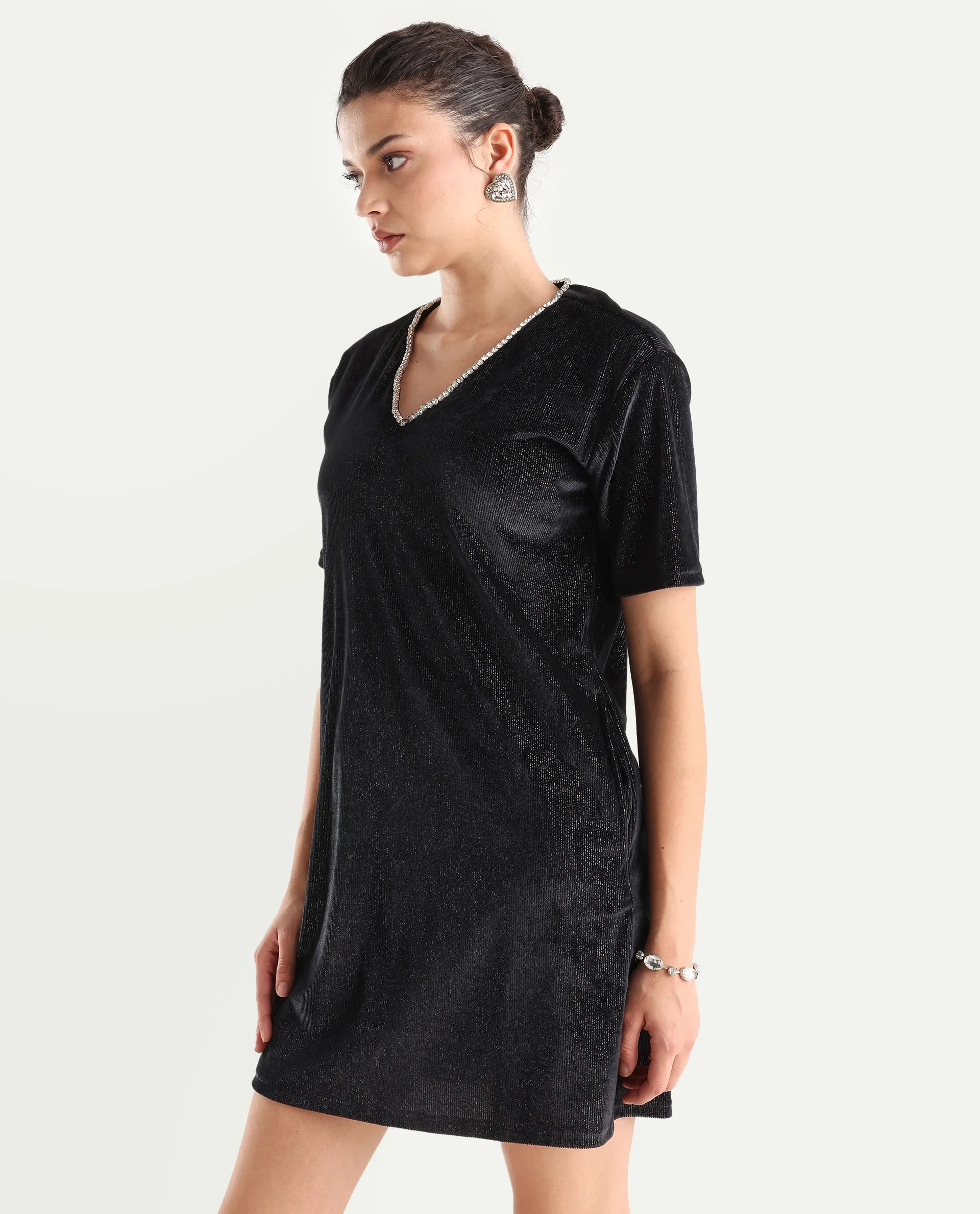 Rareism Women's Maslak Black Velvet V-Neck Plain Mini Boxy Fit Dress