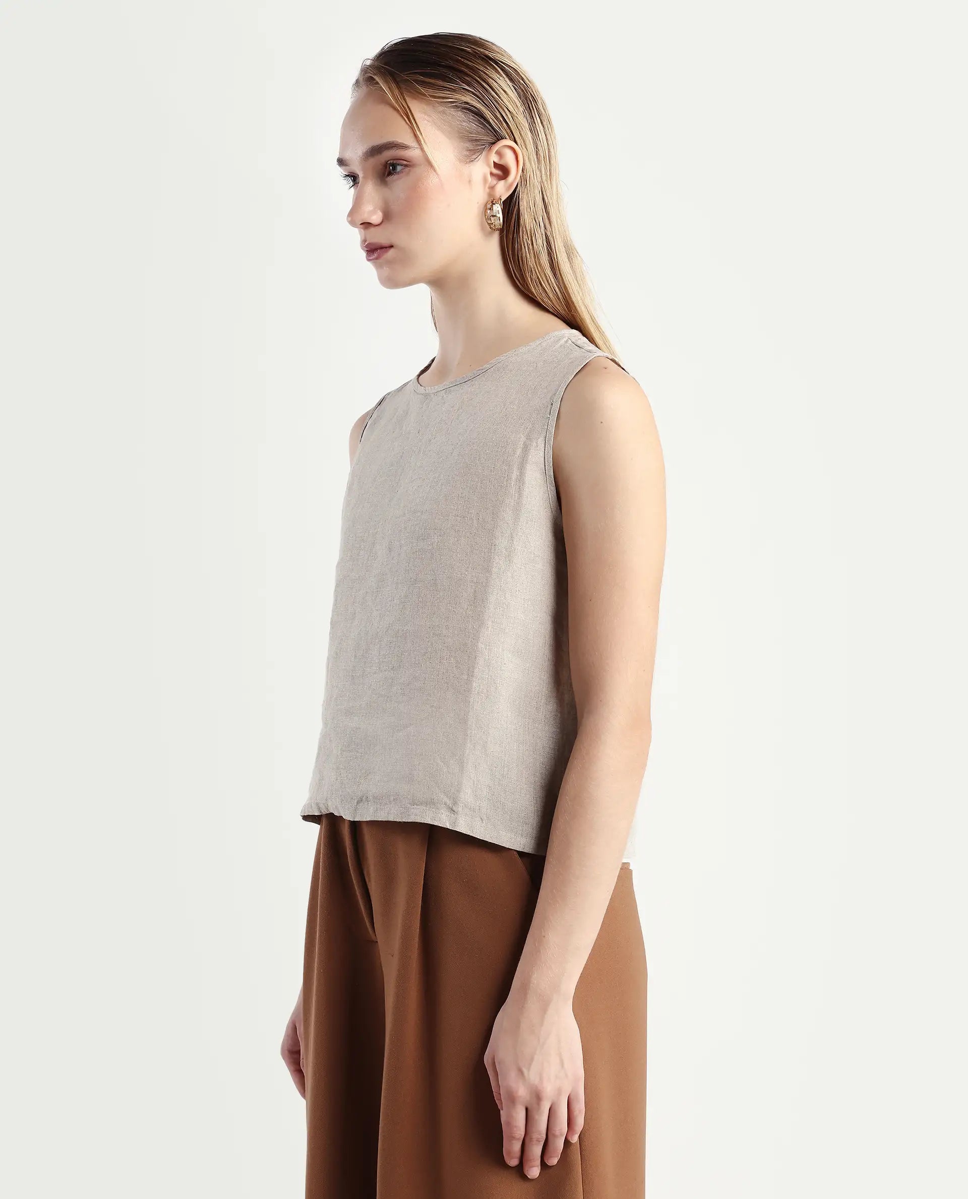 Rareism Women's Nenk Dark Beige Linen Sleeveless Crew Neck Regular Fit Plain Top