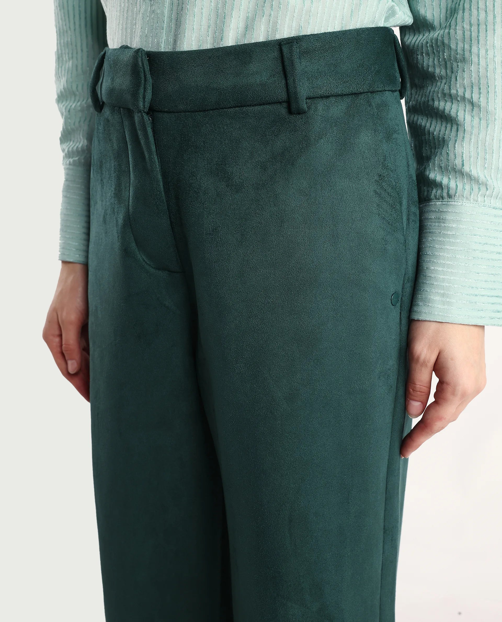 Rareism Women's Niwast-B Green Polyester Blend Straight Fit Travel Trouser