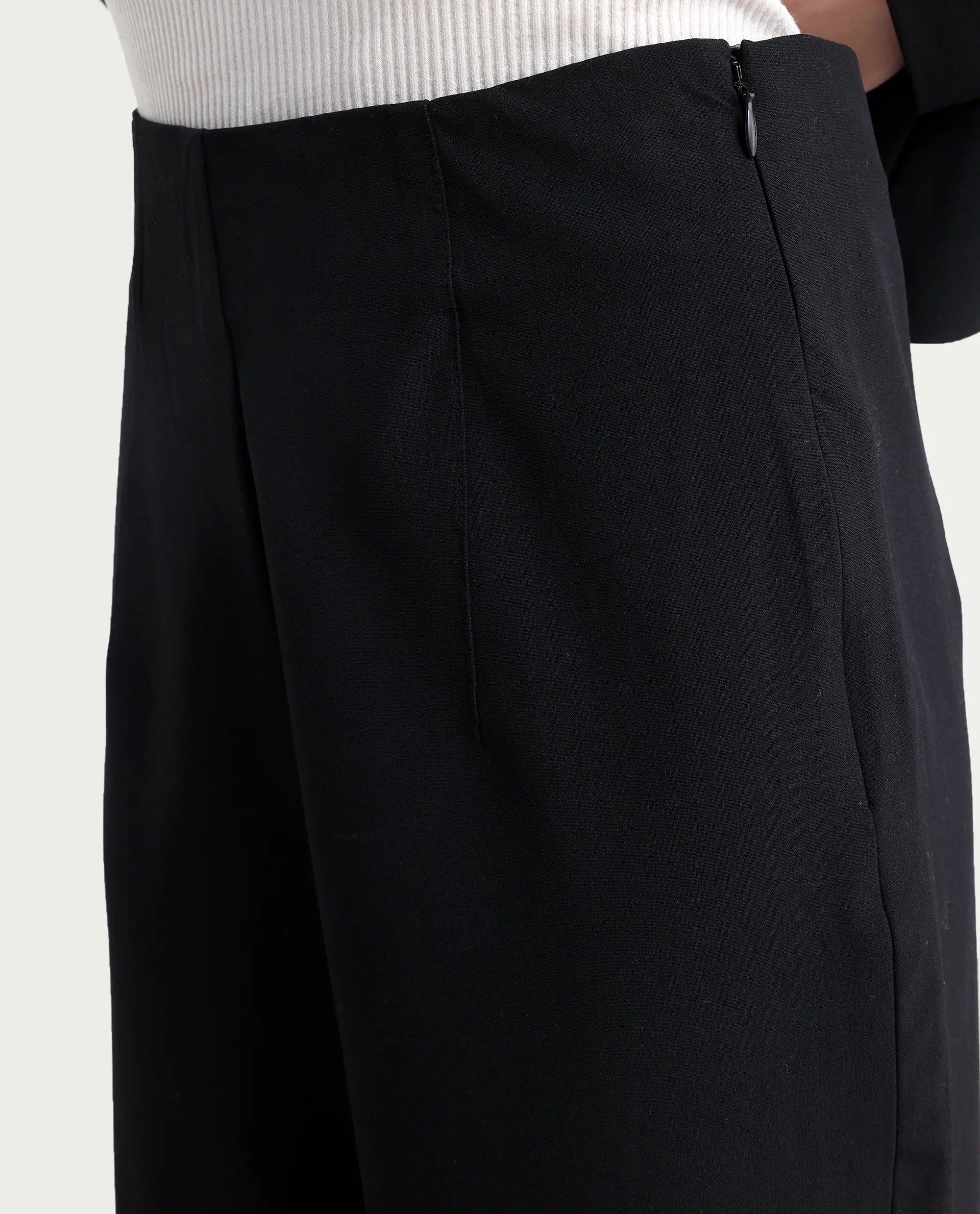 Rareism Women's Noahti Black Cotton Plain Ankle Length Wide Trouser