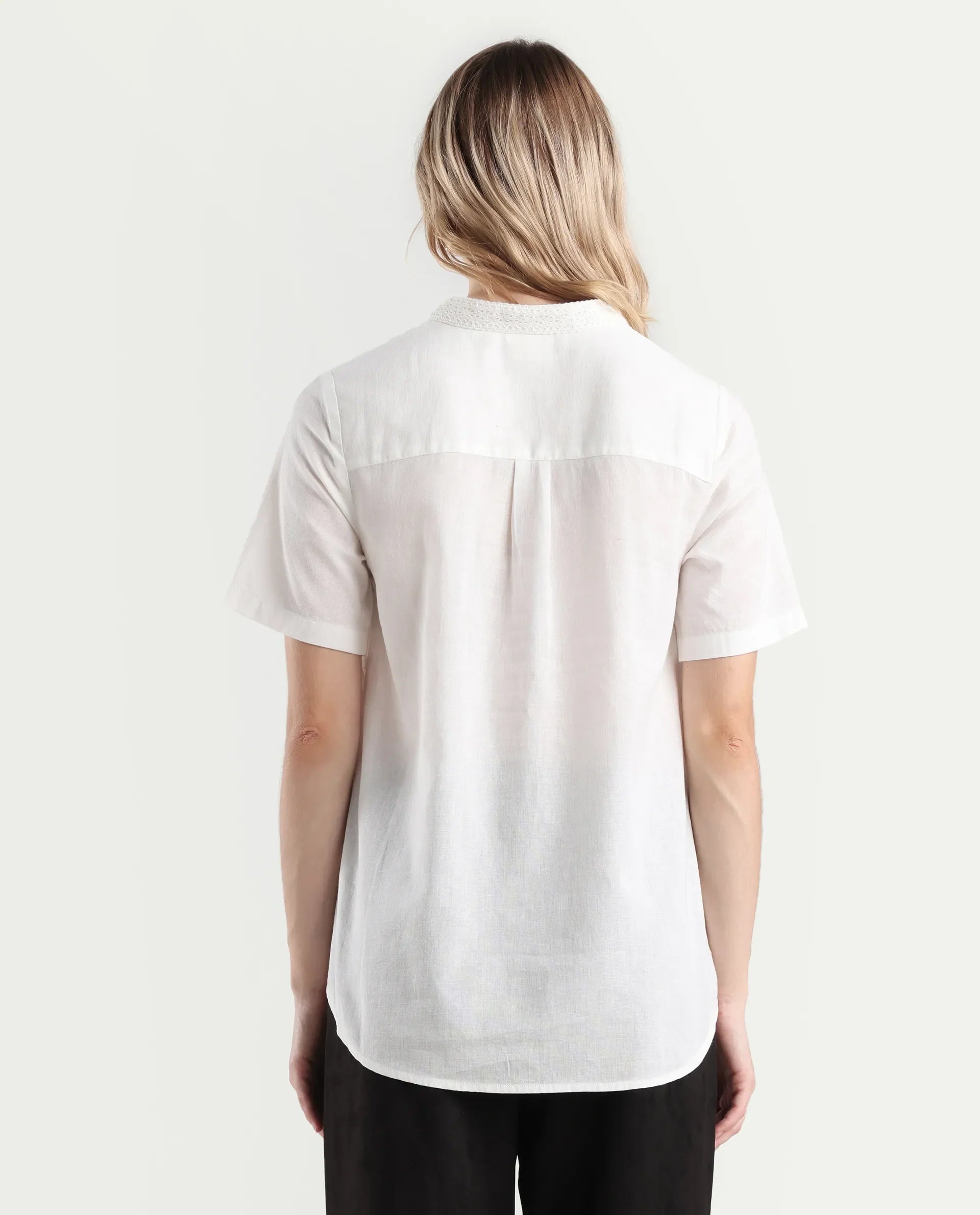 Rareism Women's Nubag Off White Cotton Blend Half Sleeve Mandarin Collar Regular Fit Top