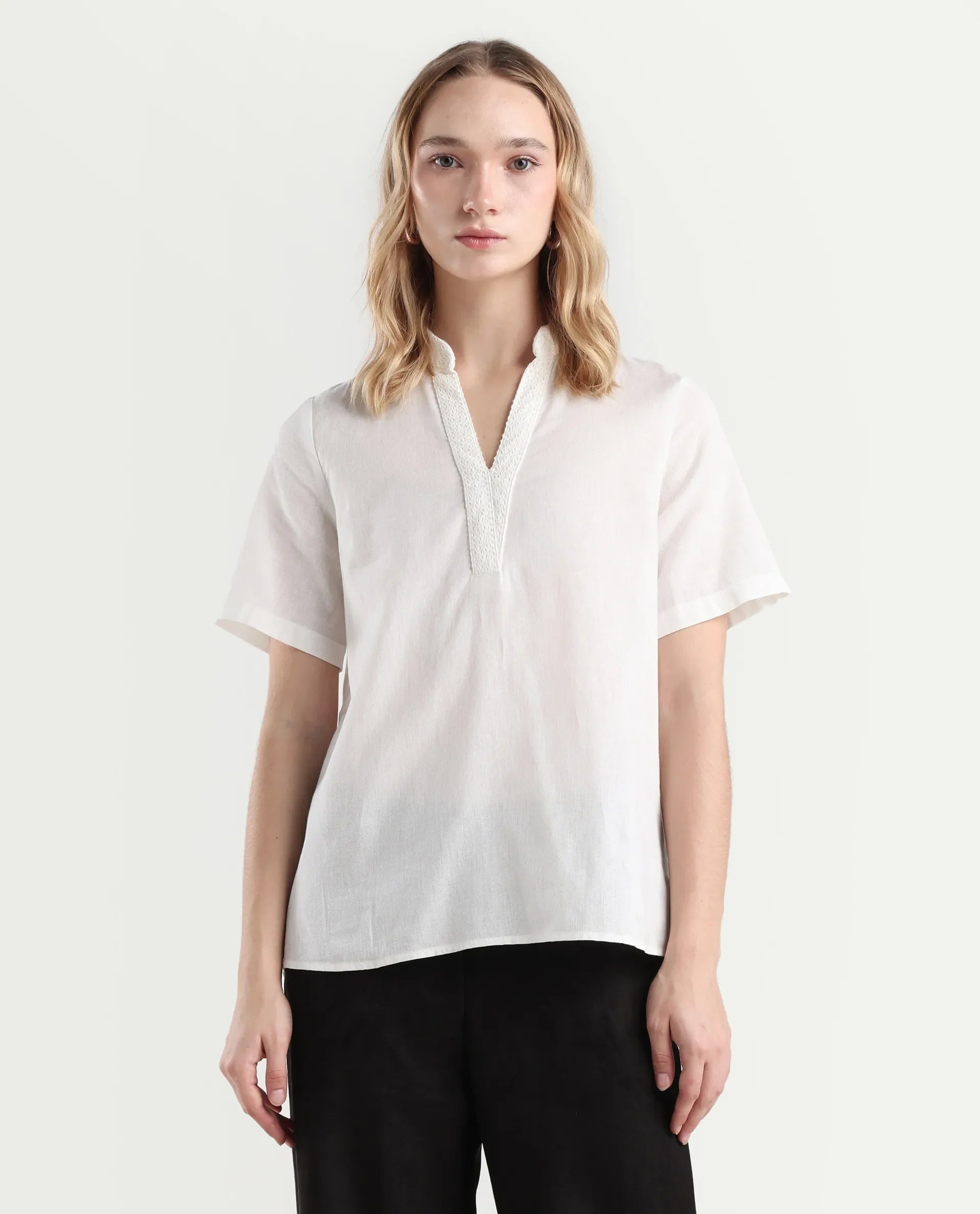 Rareism Women's Nubag Off White Cotton Blend Half Sleeve Mandarin Collar Regular Fit Top