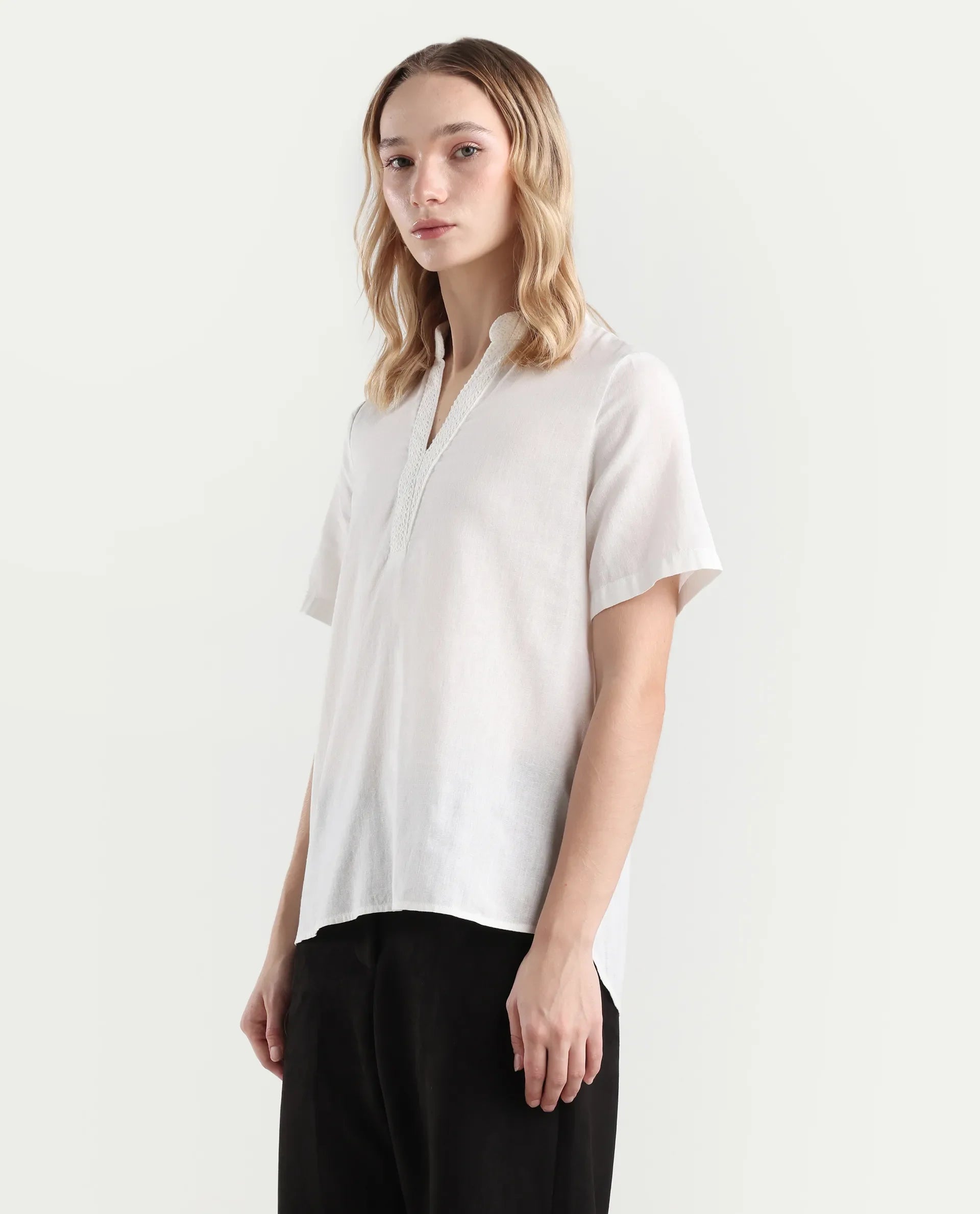 Rareism Women's Nubag Off White Cotton Blend Half Sleeve Mandarin Collar Regular Fit Top