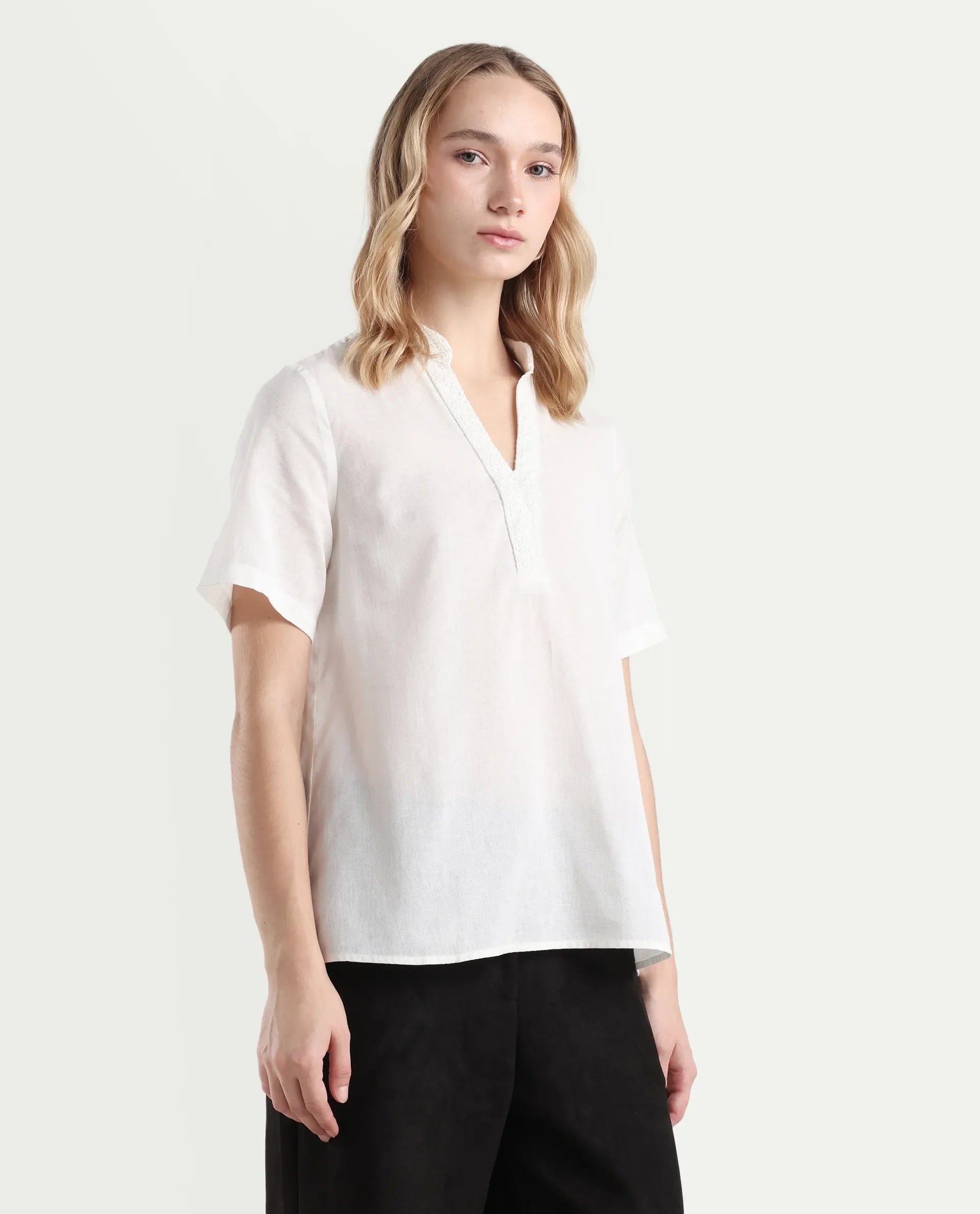 Rareism Women's Nubag Off White Cotton Blend Half Sleeve Mandarin Collar Regular Fit Top