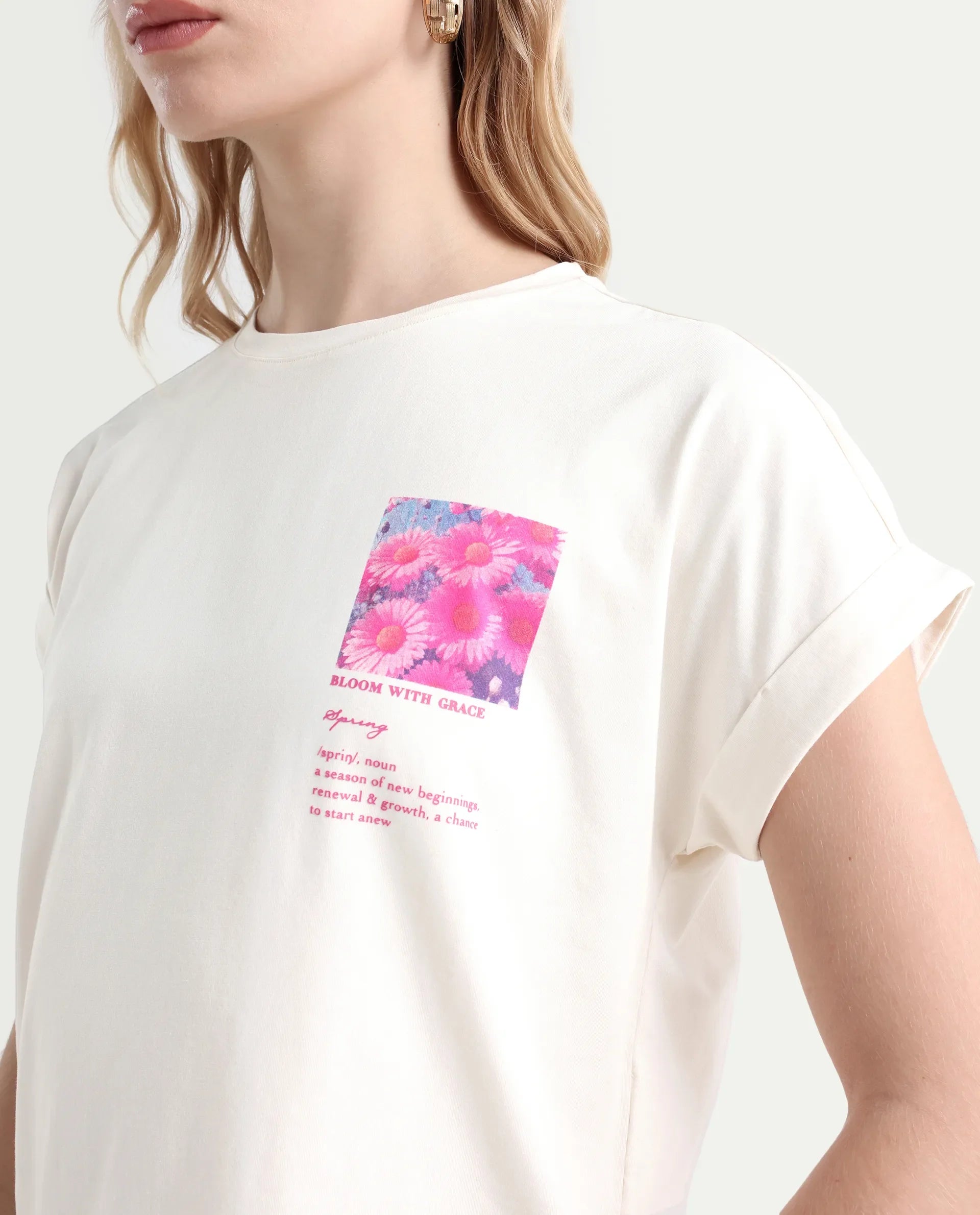 Rareism Women's Poctri Off White Cotton Blend Crew Neck Graphic Print Extended Sleeves Regular Fit T-Shirt