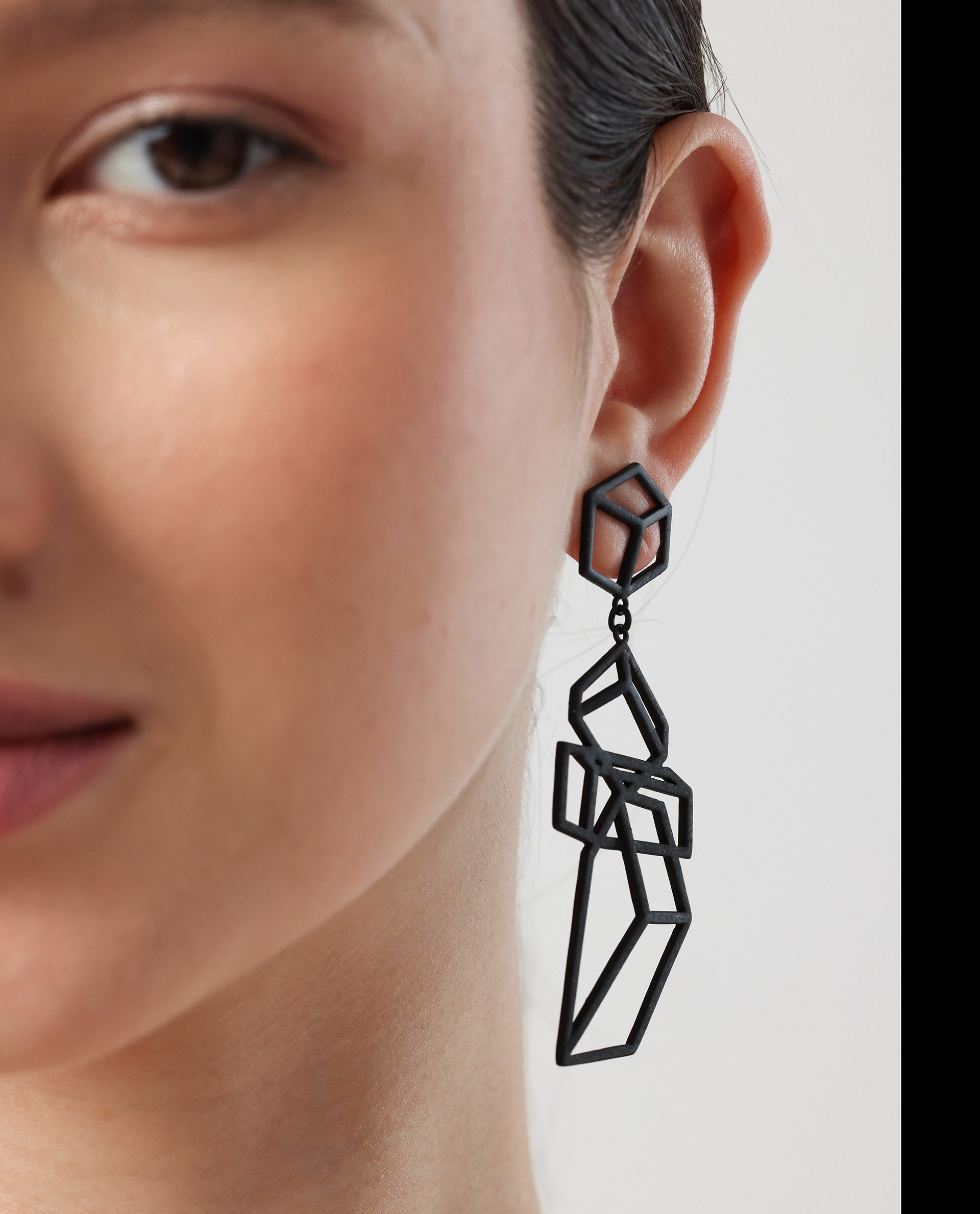 Rareism Women Pyramid Black Black Earring